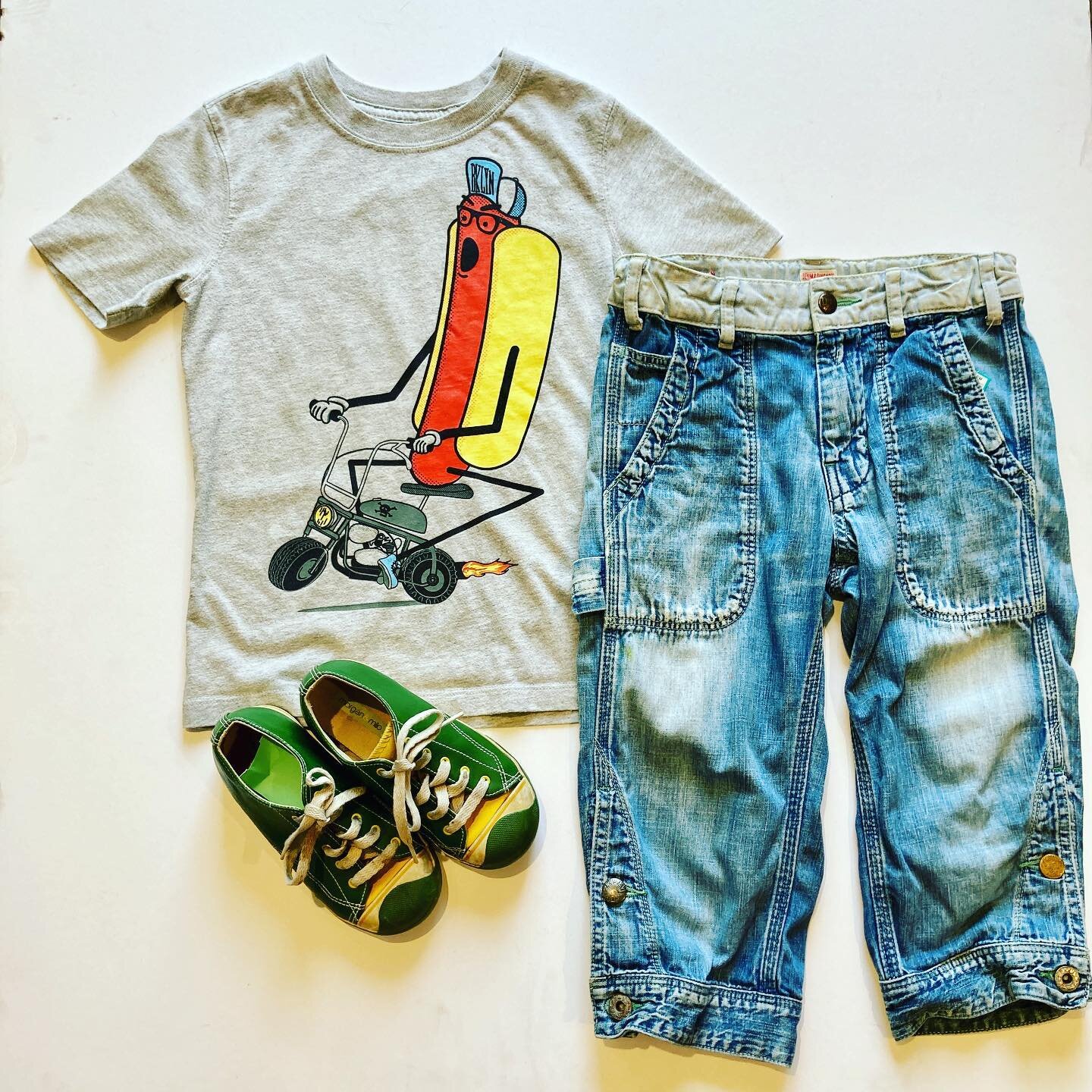 Could this be a Nathan&rsquo;s famous hot dog wearing a BKLYN hat riding a chopper! 😬❤️
-Gap Kids Tee Sz 6-7 years $6.99
-Denim &amp; Dungaree really cool cargo pants Sz 6 $9.99
-Morgan &amp; Milo green leather sneakers Sz 11 $16.99