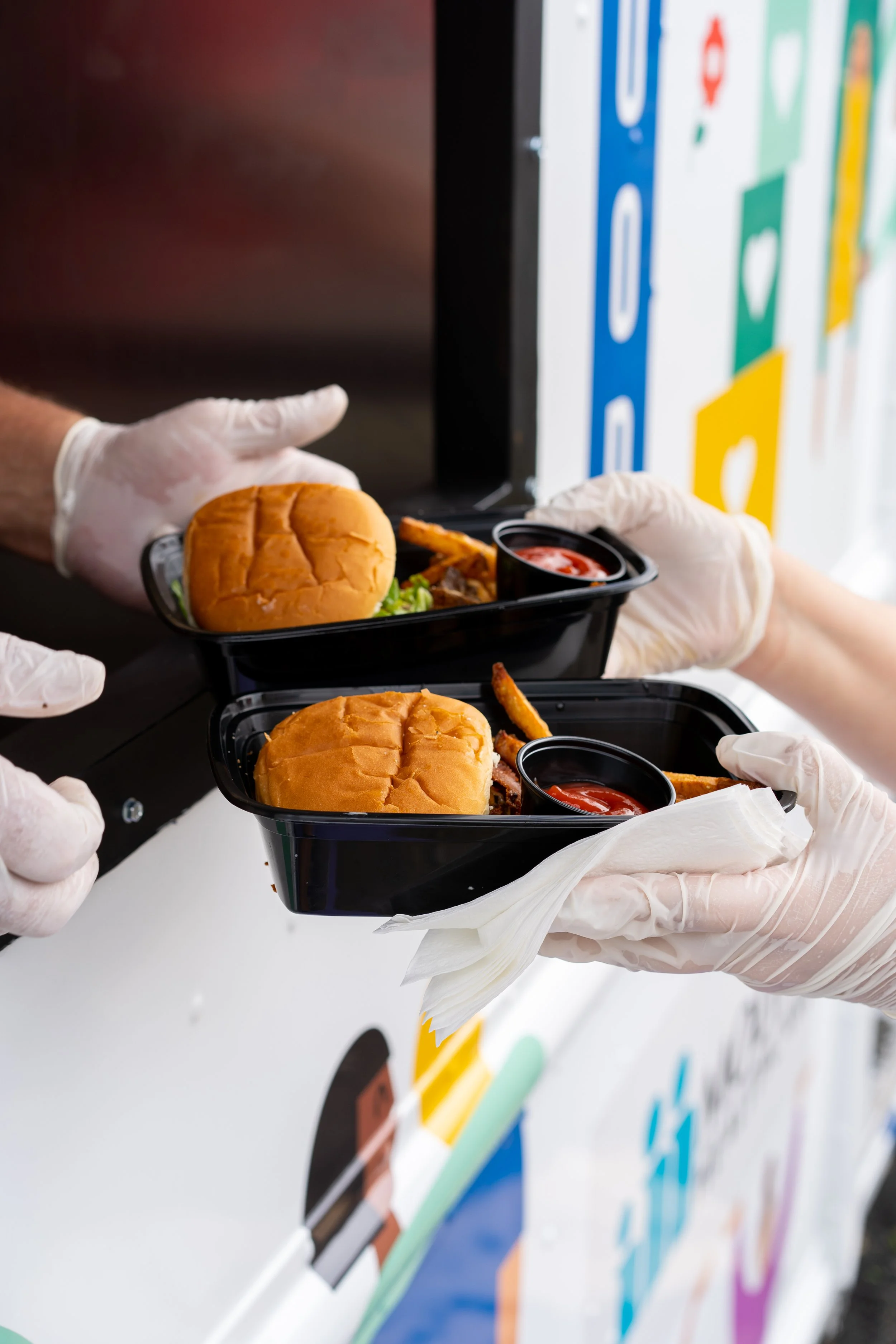 When a Meal Becomes a Bridge: How Trust is Built at a Food Truck Window