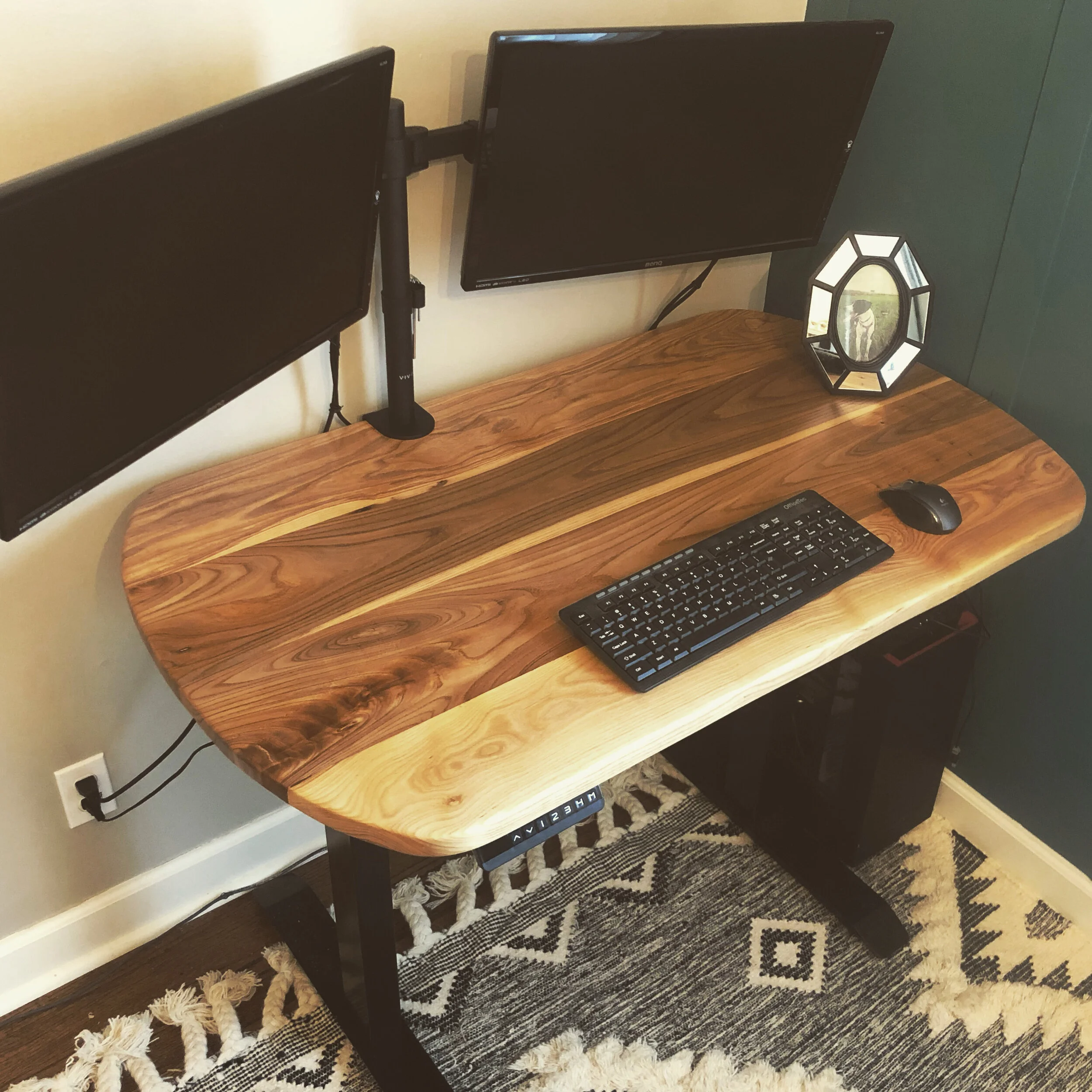 Elm Desk