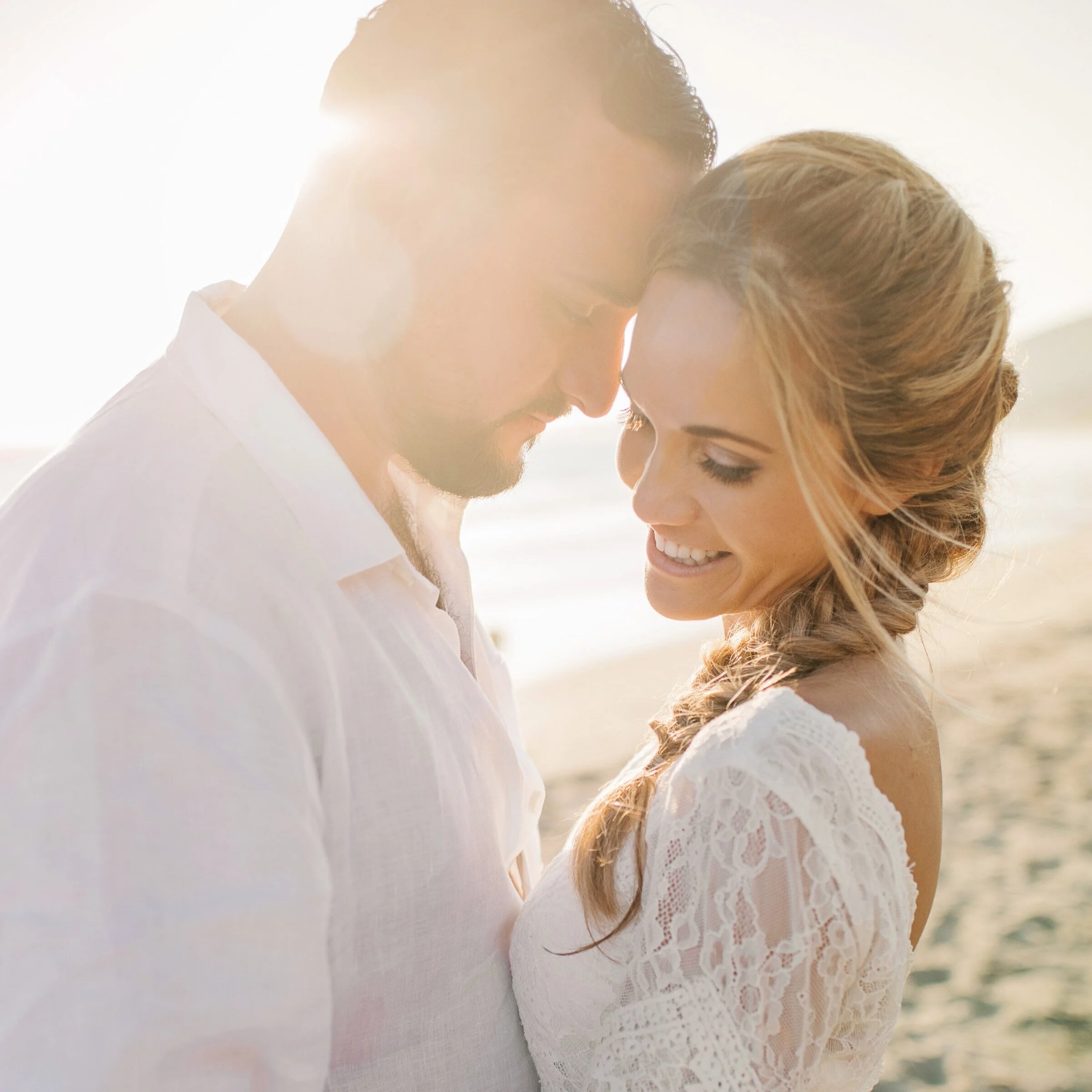 Melinda &amp; Jeremy beach microwedding ceremony