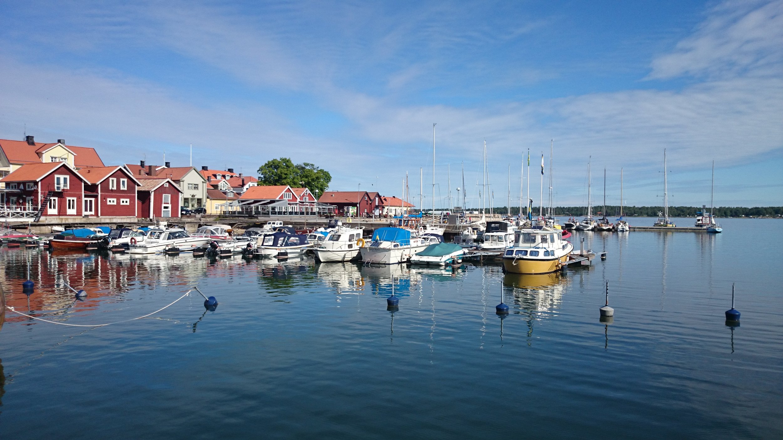 Öregrunds hamn sommar (Visit Roslagen).jpg