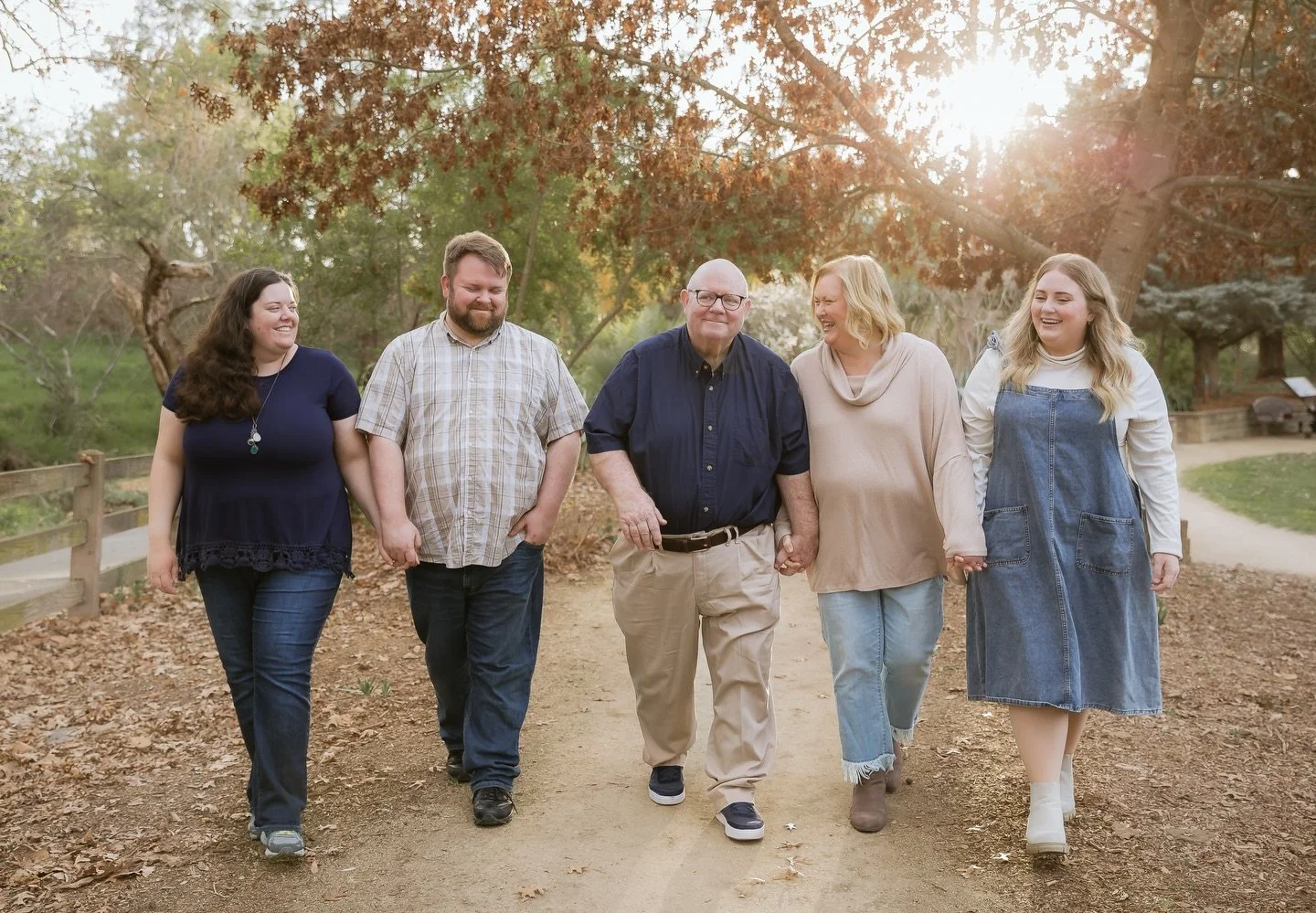 When your hubby surprises you with a family session for a big milestone birthday and flies your kids home for the weekend for it. 🥹 What a gift!

#taliamaephotography #eastbayphotographer #bayareaphotographer #claytonphotographer #walnutcreekphotogr
