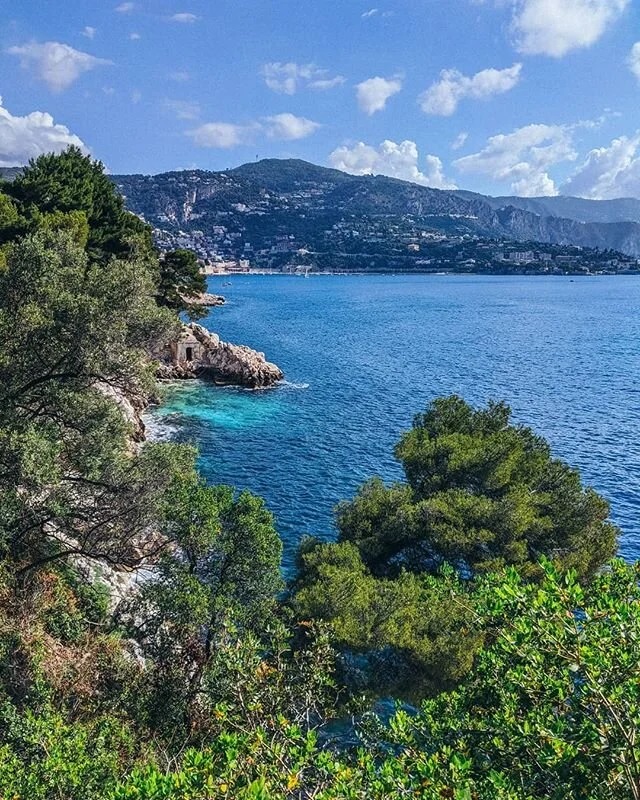 ❌ INTERDITE DE TRAIL ❌ retour obligatoire sur le plat pour les prochaines sorties, afin de r&eacute;habituer mes fl&eacute;chisseurs gauches &agrave; la course, sans trop les pousser (tu sais quand &ccedil;a monte dr&eacute; dans le pentu 📈😬). Mais