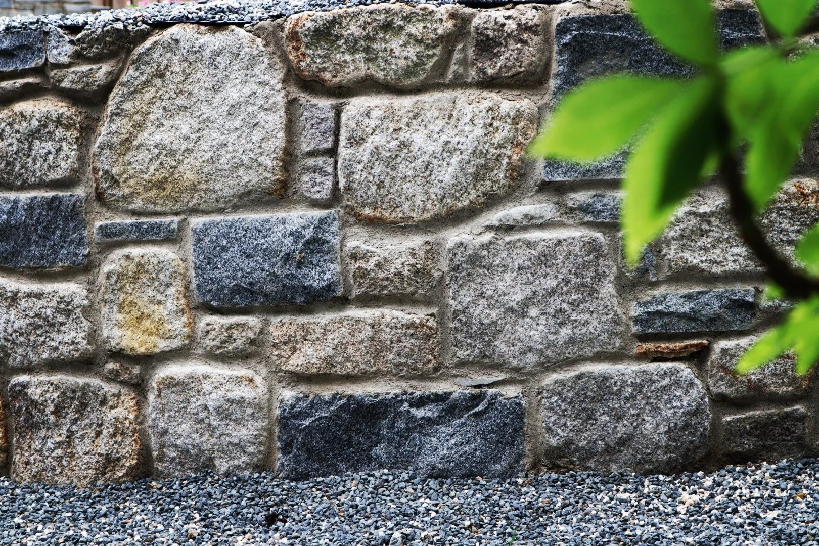 Brown Granite Building Stone &amp; Blue Granite Walling Stone
