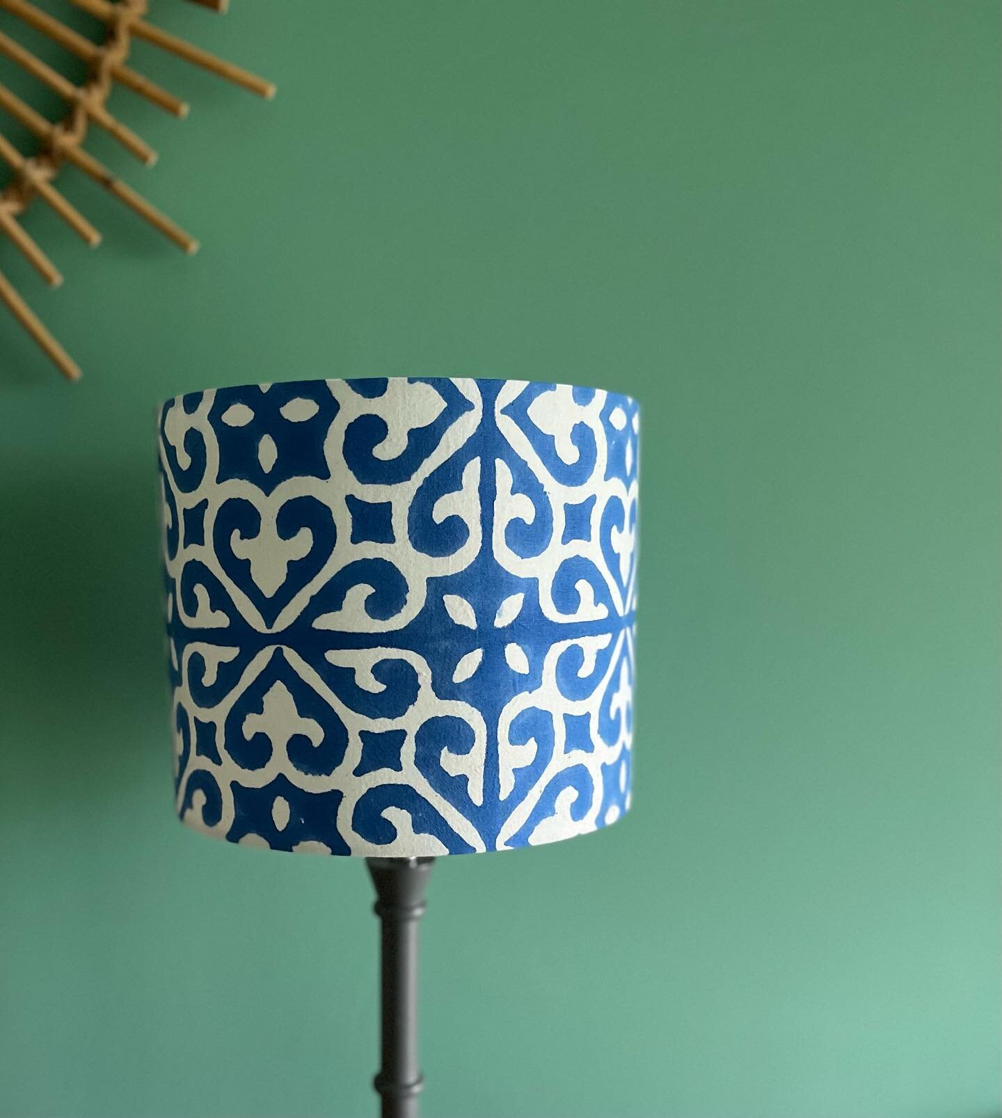 Oh the joy of making a simple drum lampshade with a hand block printed fabric 💚
#lampshademaker