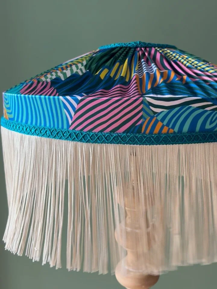 Calling all lovers of lampshade making and crafting! 💚Those lovely people at @barnettlawsontrimmings are offering you all 15% off your first order of their wonderful trims! Choose from slinky fringes (like this one on my carousel shade) to feathers,