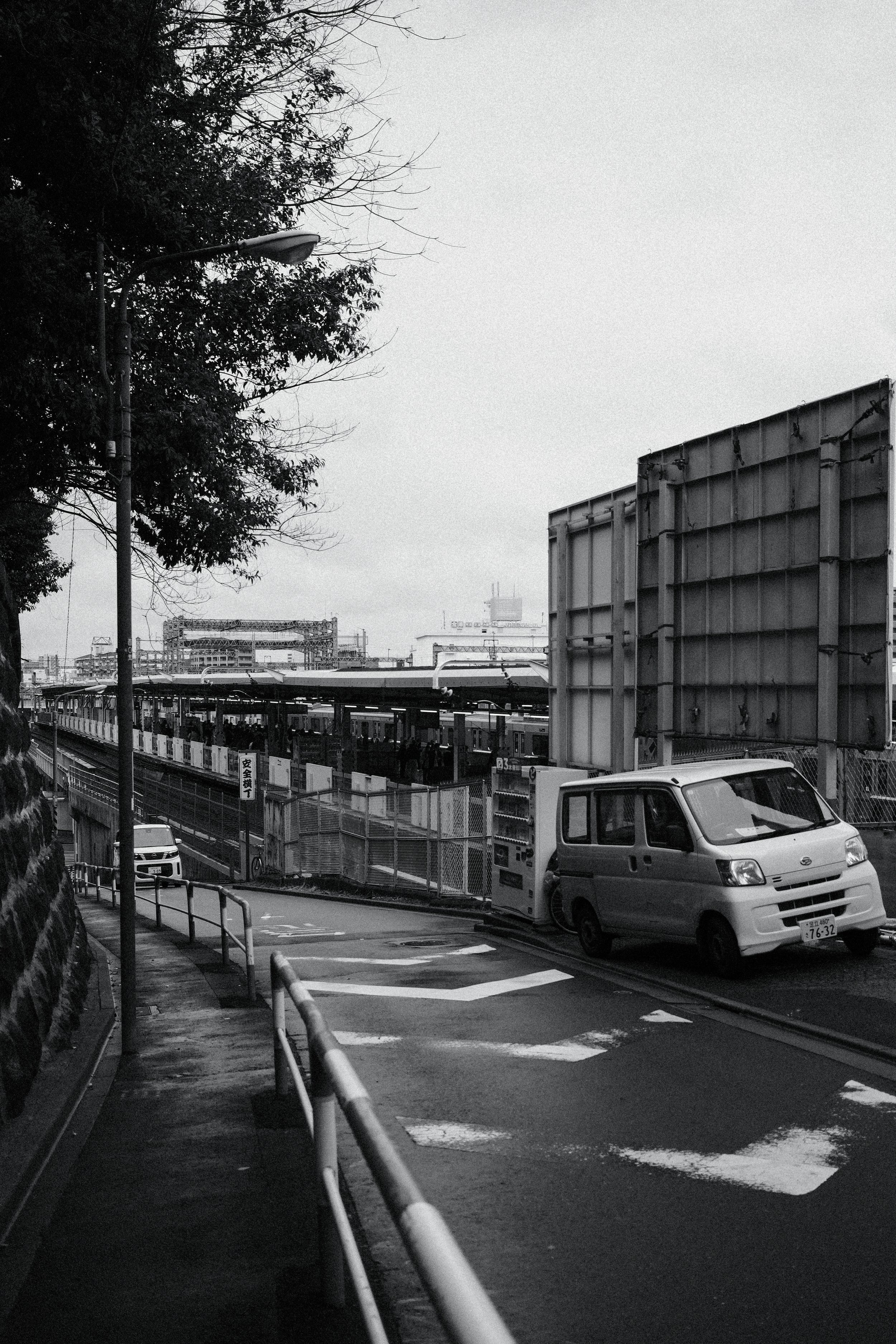 || 08 || 西日暮里駅