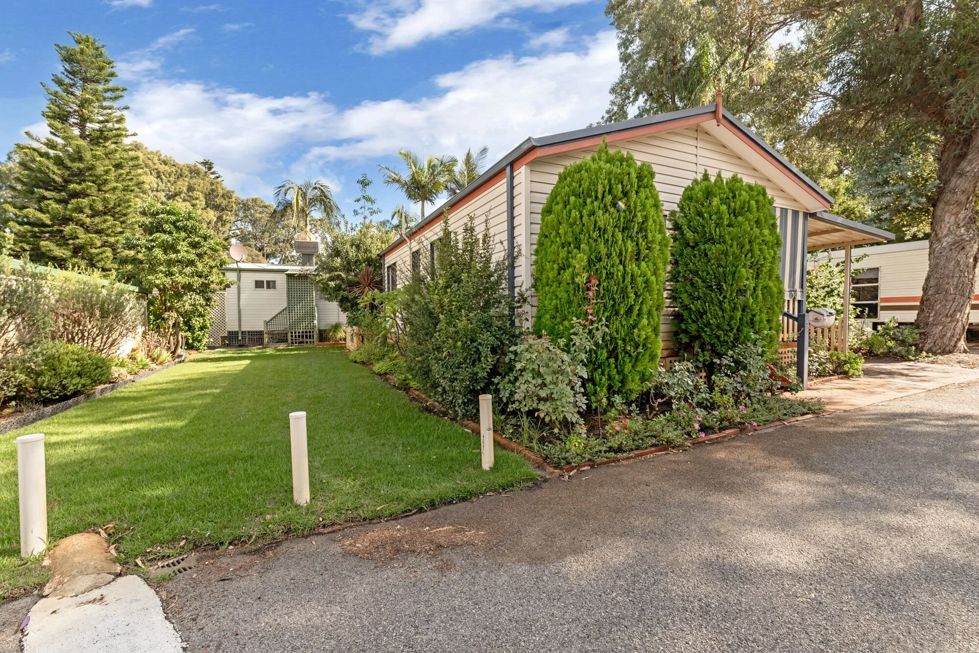 #23 side of house.jpeg