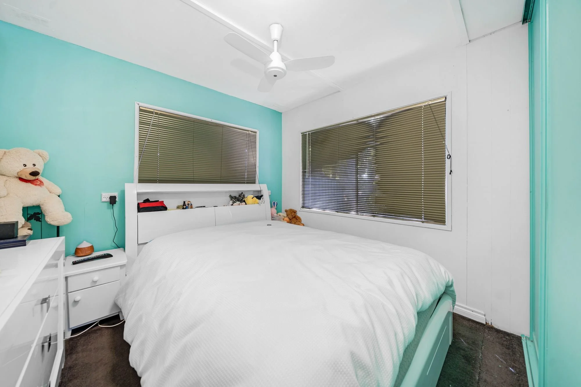 21 - Main Bedroom.jpeg