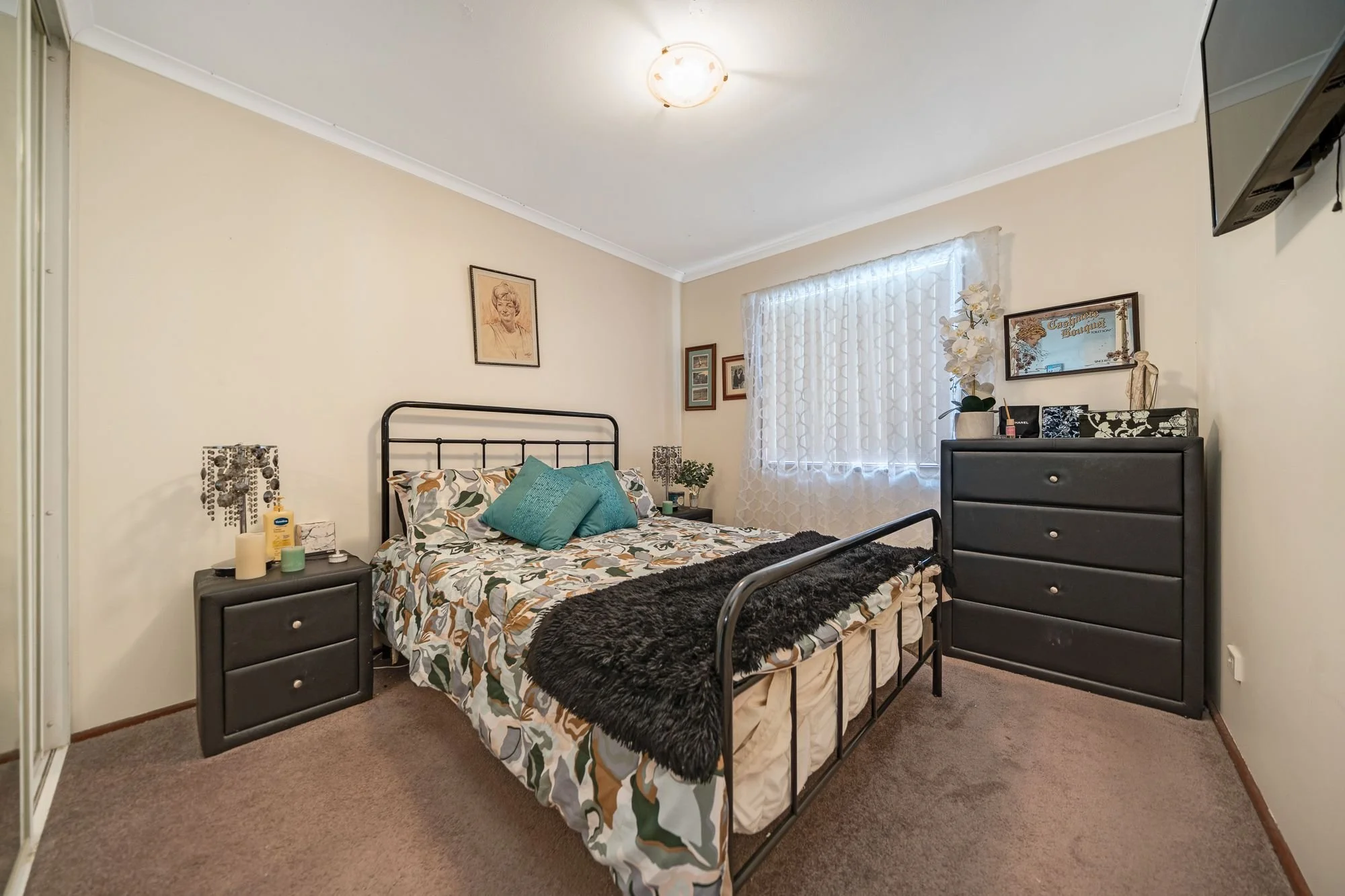 #80 main bedroom.jpeg