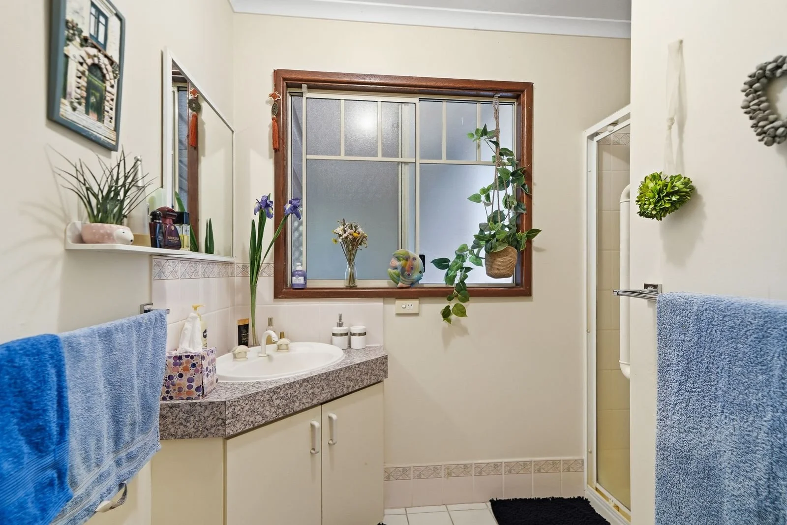 #80 bathroom.jpeg