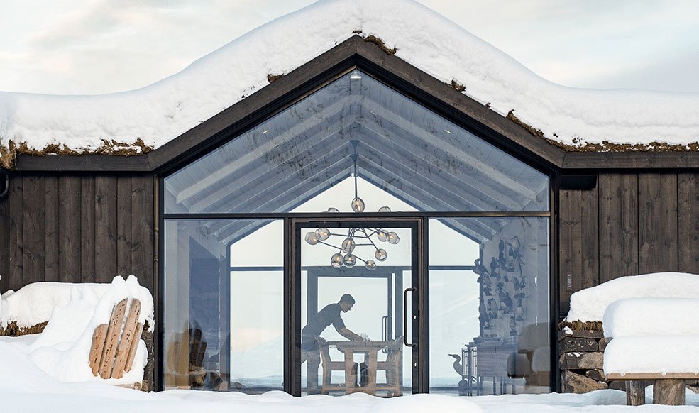 deplar-dining-table-winter.jpeg