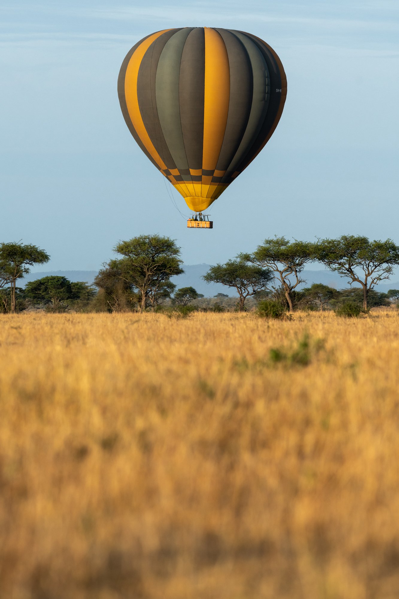 Singita Grumeti_Hot Air Balloon in Flight_Ross Couper.jpg