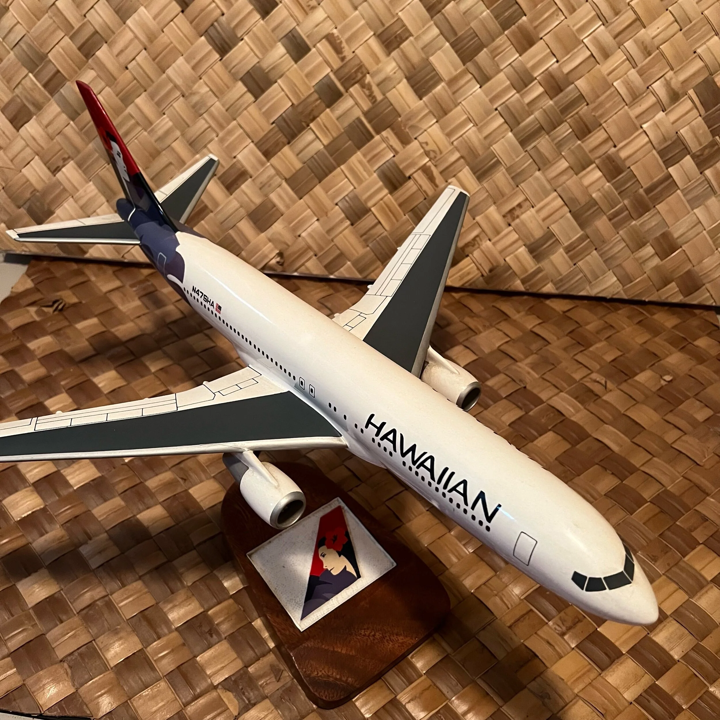 B049171F-44E3-42E4-9B71-730955A8B8AF