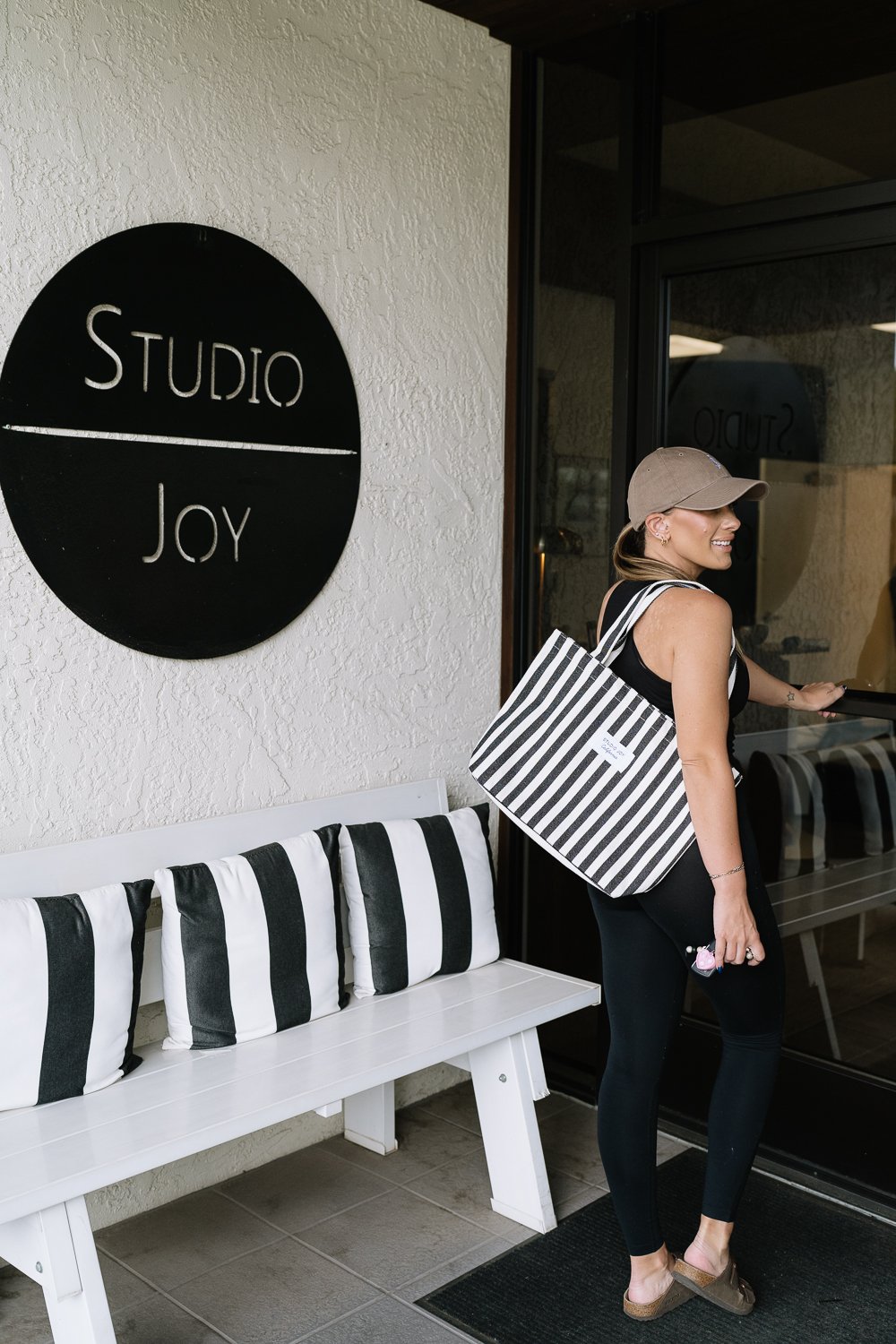 stripe bag on shoulder .jpg