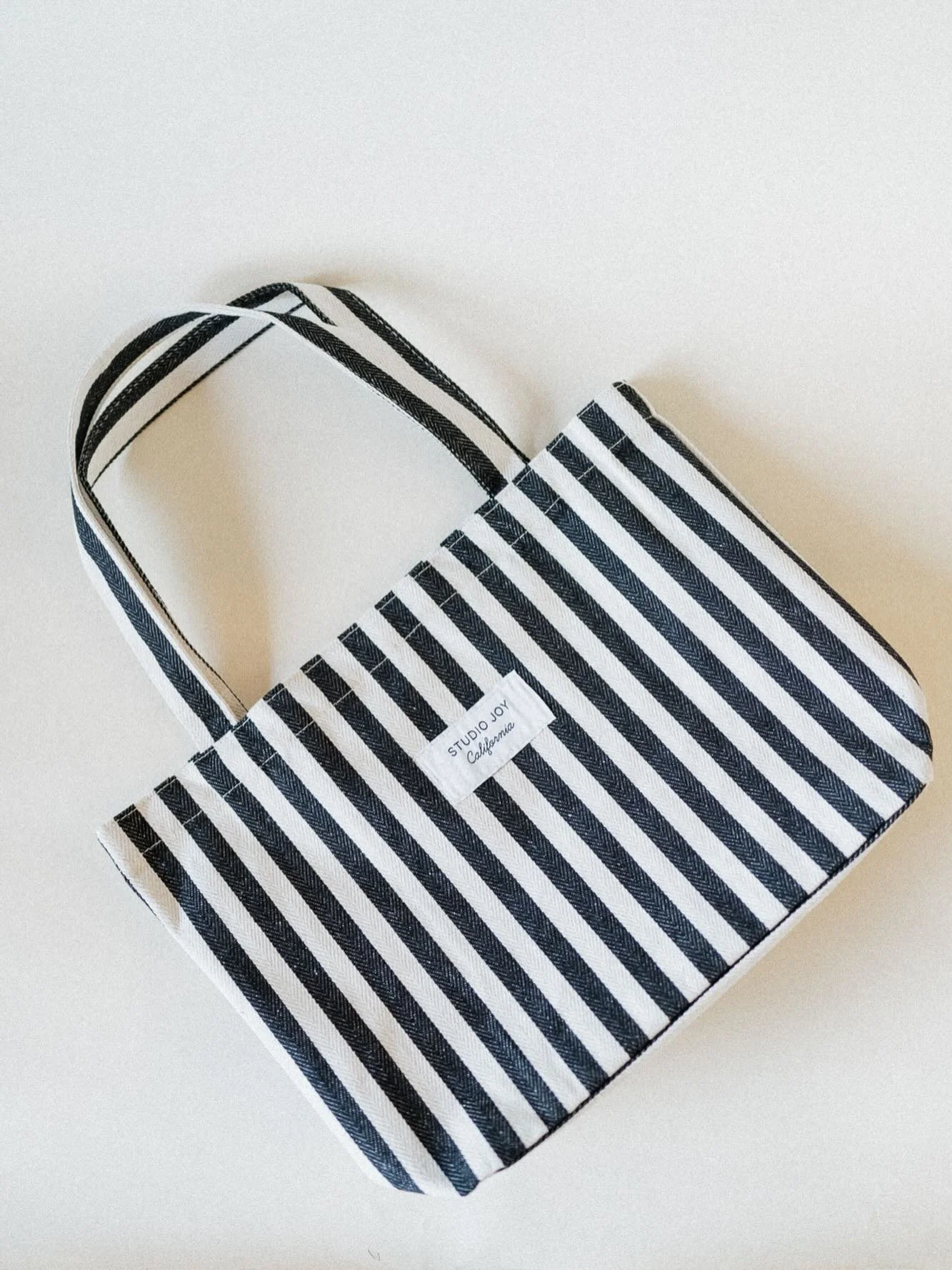 Receive a FREE tote with any $50 purchase or more today+ tomorrow!!
20% off the shoppe in studio + online until Sunday! ✨