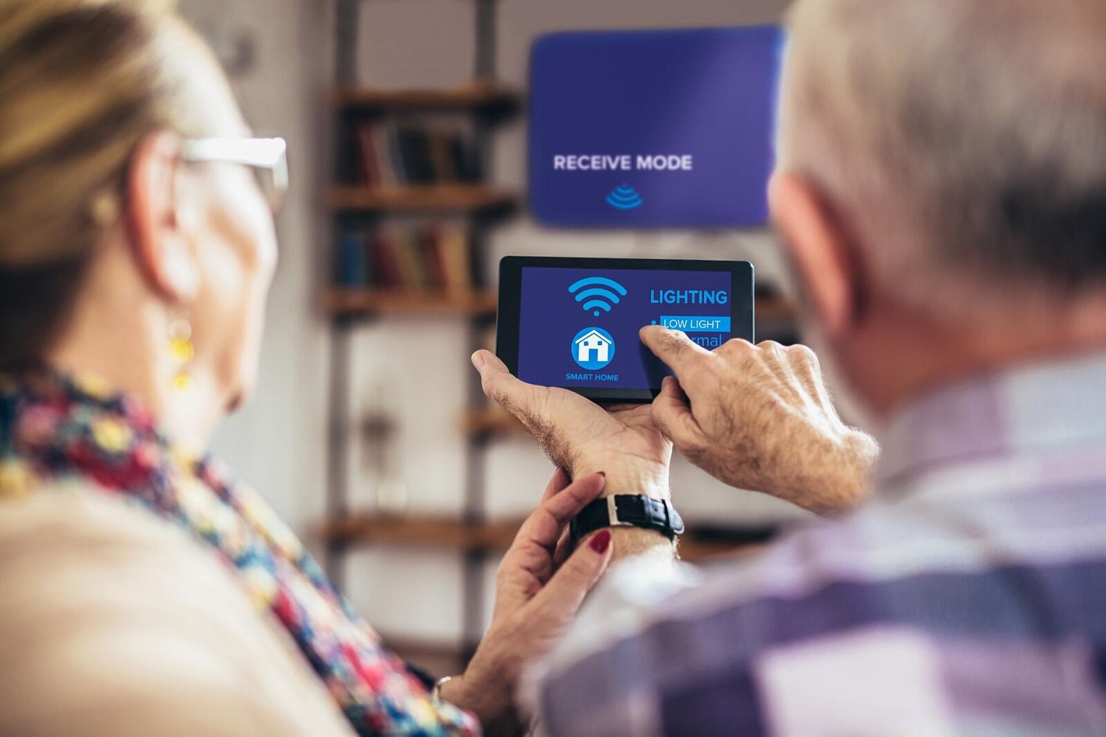 preposición Estrella obturador Alexa for Seniors: 11 Ways This Device Can Make Aging in Place Easier |  Snug — Snug Safety