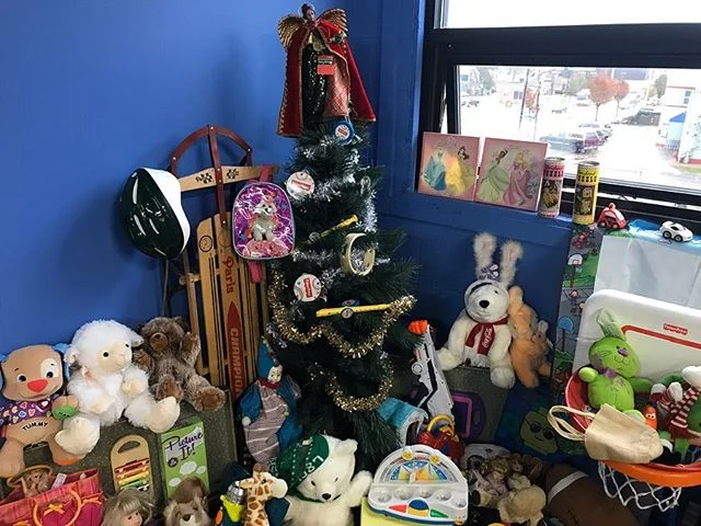 Sneak peek of our Annual Toy Sale! 🎄🌟☃️ . 
We are holding our exclusive first look tonight (6:30pm - 8:30pm)

The first 30 people are ✨FREE✨
.
. 
#annualtoysale
#svdpgr #largestthriftstoreinGR #svdpgrthriftstore #stvincentdepaulthriftstore #stvince