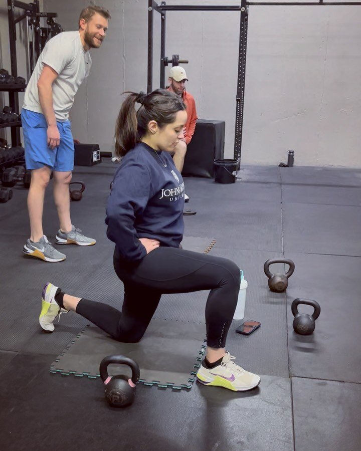 Body Armour: Mobility &amp; Stability 

Week 2 Exercises for anyone unable to attend! As involuntary but beautifully demonstrated by everyone in class (apologies to Lucero for the accidental multiple spotlights but ya did a great job so 🤗).

1. Hams