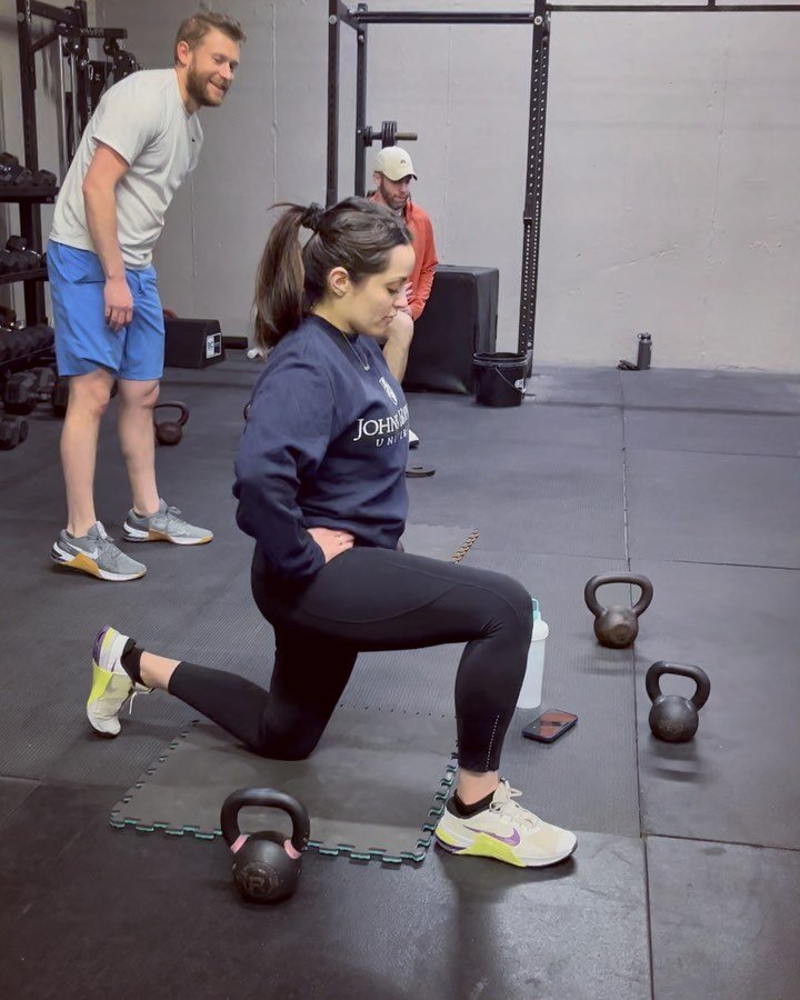 Body Armour: Mobility &amp; Stability 

Week 2 Exercises for anyone unable to attend! As involuntary but beautifully demonstrated by everyone in class (apologies to Lucero for the accidental multiple spotlights but ya did a great job so 🤗).

1. Hams