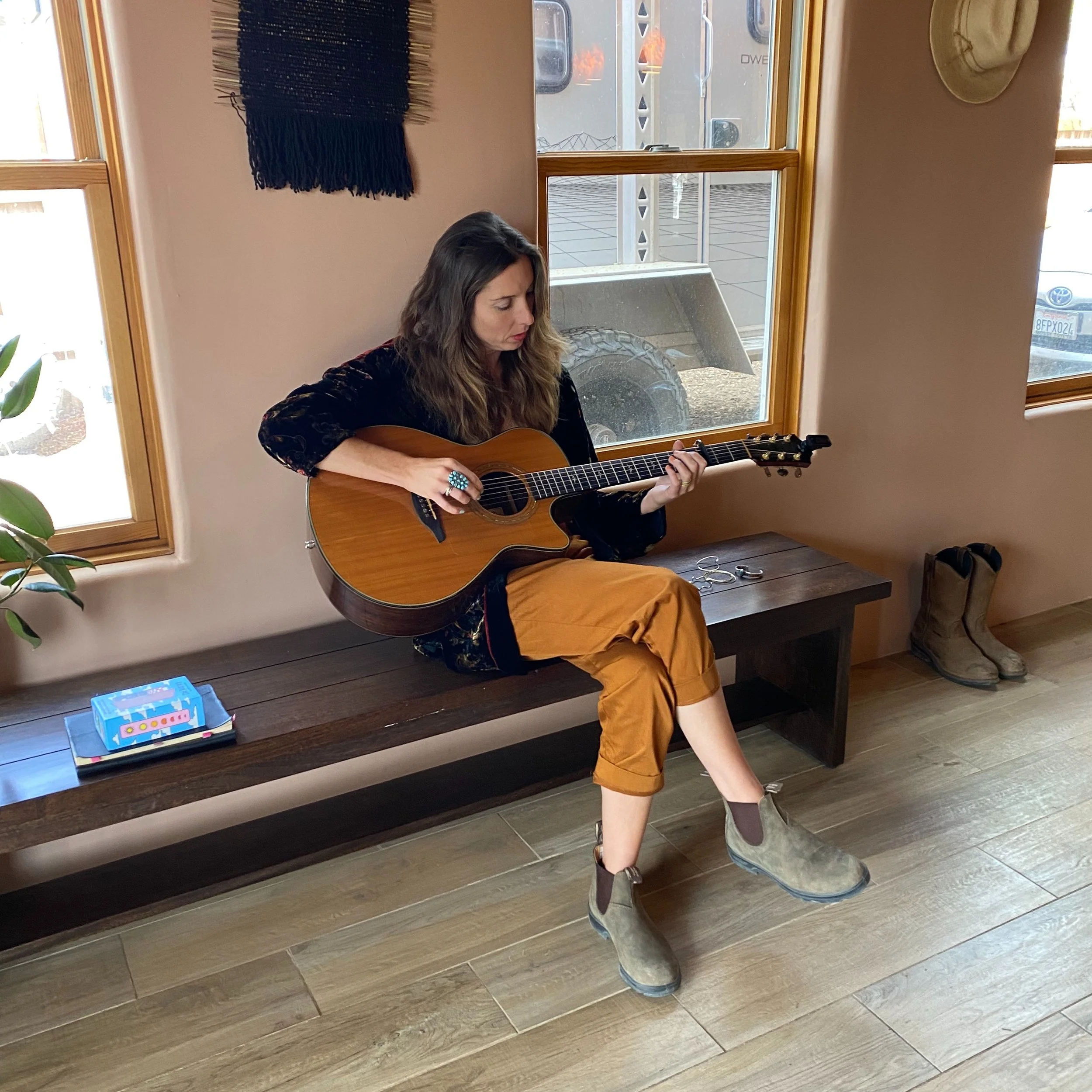 Rheanna Downey @rheannadowney is a singer, songwriter, and guitarist whose career has spanned more than two decades of performing, recording, and writing music across a wide range of styles and collaborations.

As one half of @thelonesomeroses with @