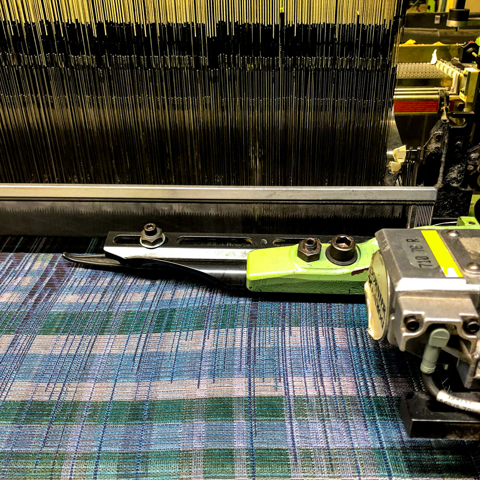 the weave lab manufacturing-jacquard.jpg