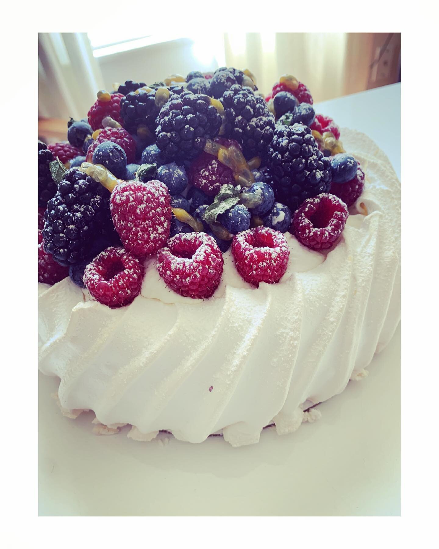 Mixed berry pavlova... the perfect dessert as we head into spring 🌿🌷🫐#1stdayofspringmeteriologically#customorders#eatlocal#shoplocal#blackbusinesswomen#visitsantabarbara#food52grams
