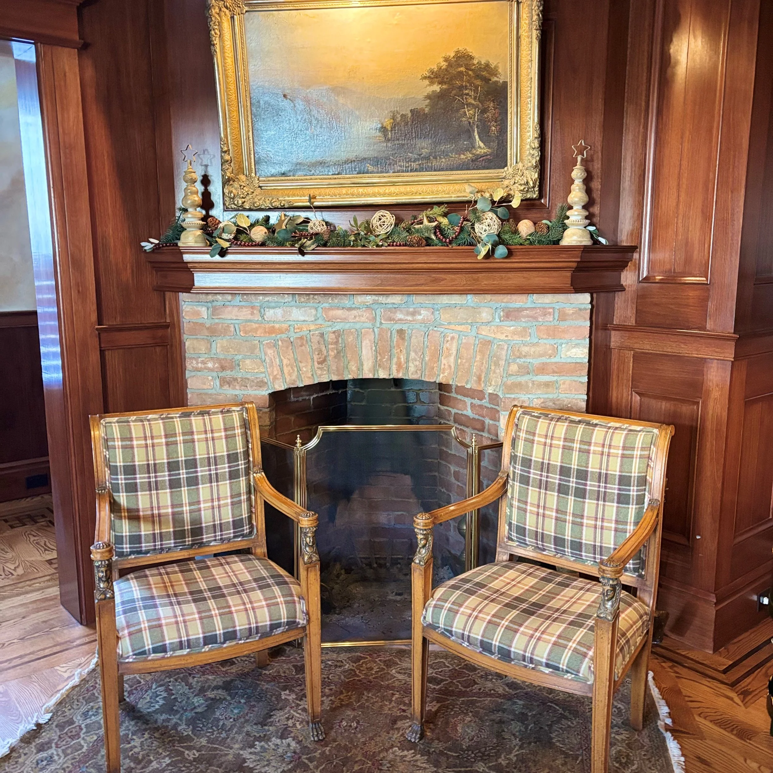 Lobby-fireplace.jpg