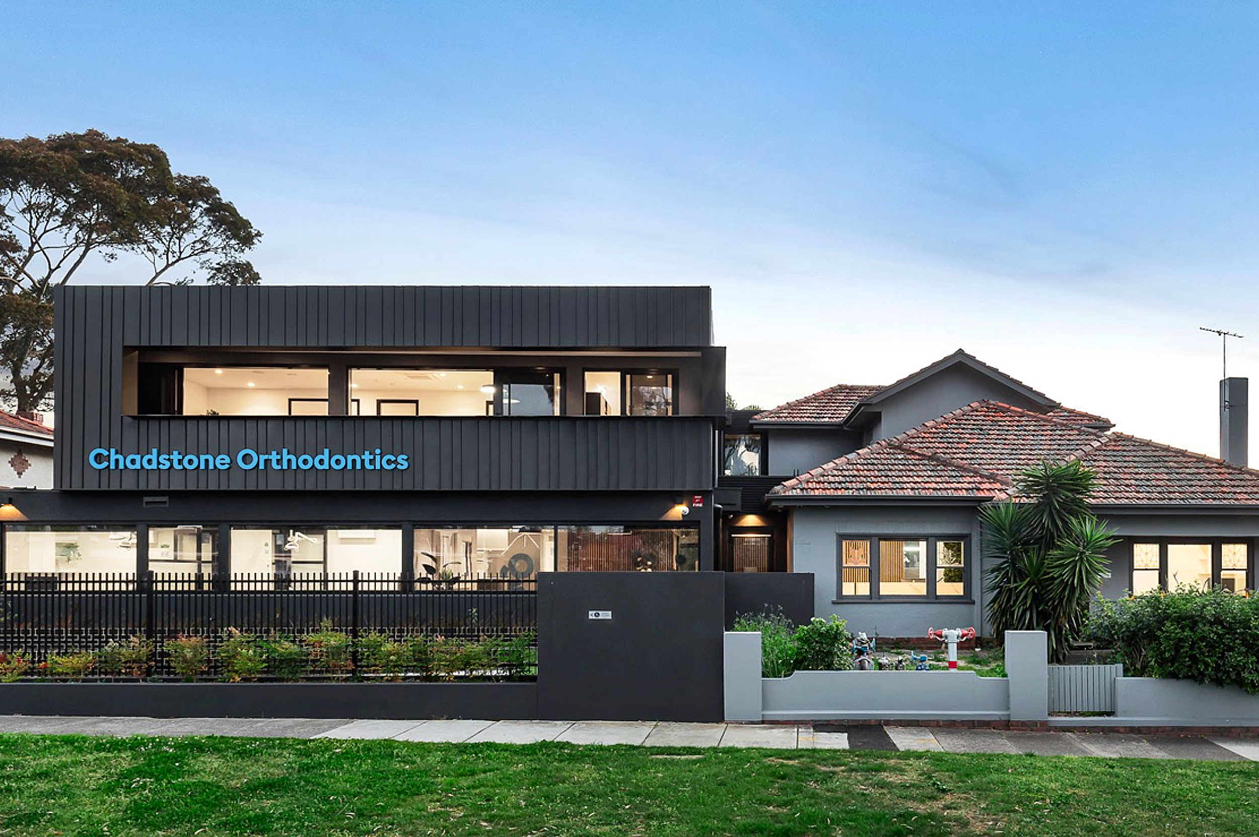 93800-SHBD-New Website- Chadstone Orthgodontics-Exterior.png
