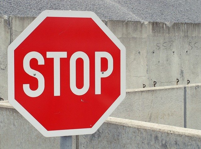 stop-705669_640.jpg