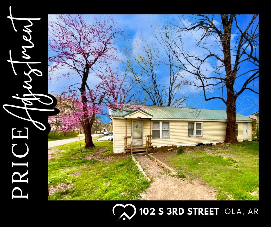 🚨 Price Drop Alert 🚨

This Ola home is nestled on two city lots within a peaceful neighborhood. It holds promising rental potential for savvy investors. This is a great spot to put in some sweat equity and reap the reward !🏠 🛠️ 

This home has:
 