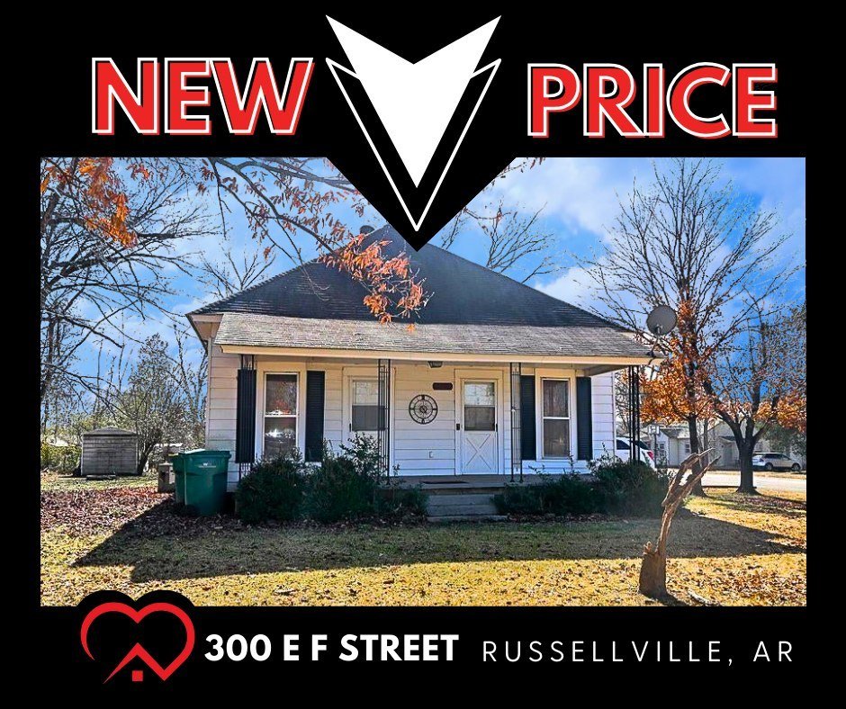 🚨 Big News! Price Drop Alert! 🚨

Step into the potential and allure of this charming home, nestled on a generous corner lot in Russellville. Perfect for investors or families seeking a prime location near Arkansas Tech University.

Features:
🛏️ 2 