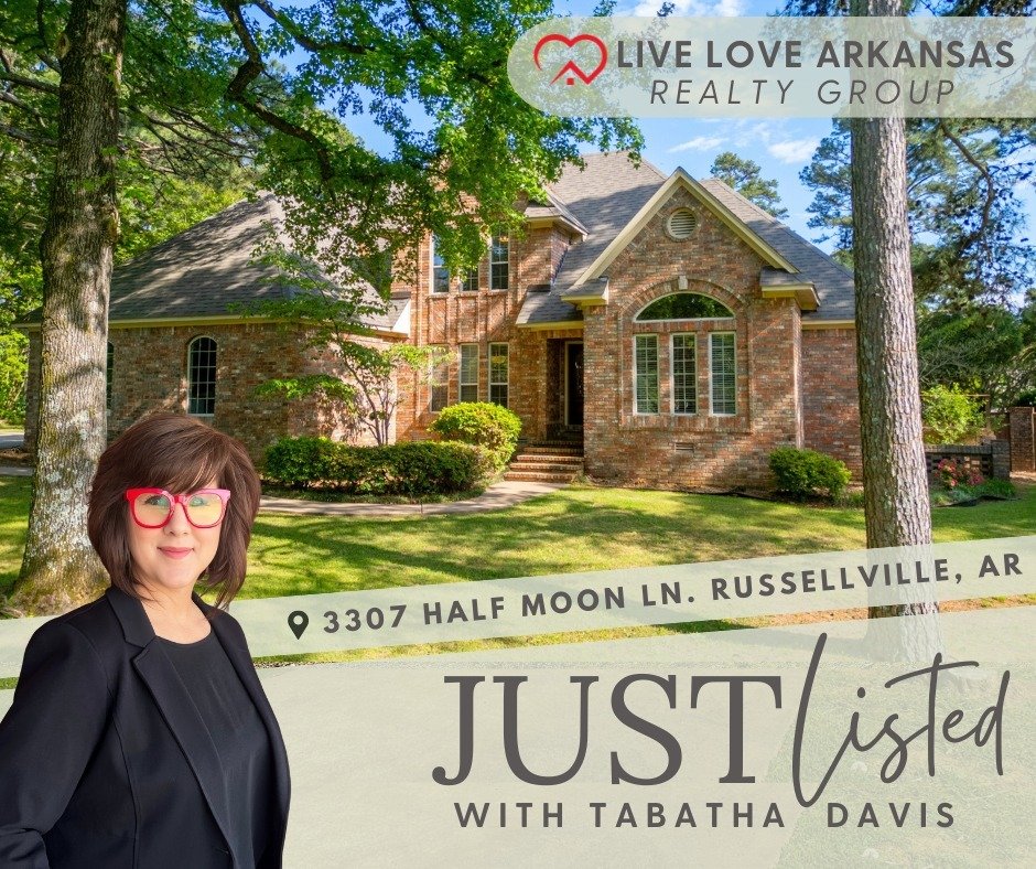 Check out this gorgeous new Russellville Listing! 😍 😍 😍

Located in the prestigious ''Lands End'' neighborhood, this home offers luxury living at its finest! 
The main level features a beautiful primary suite as well as a separate full-service sui