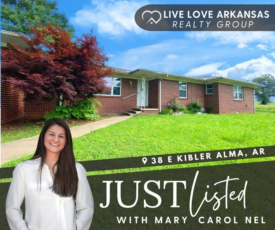 Experience country living and the convenience of this amazing location with this charming new Alma listing! 🌳🏠🌳
Step into luxury with beautiful hardwood floors and tile throughout this inviting home, adding a touch of sophistication to every corne