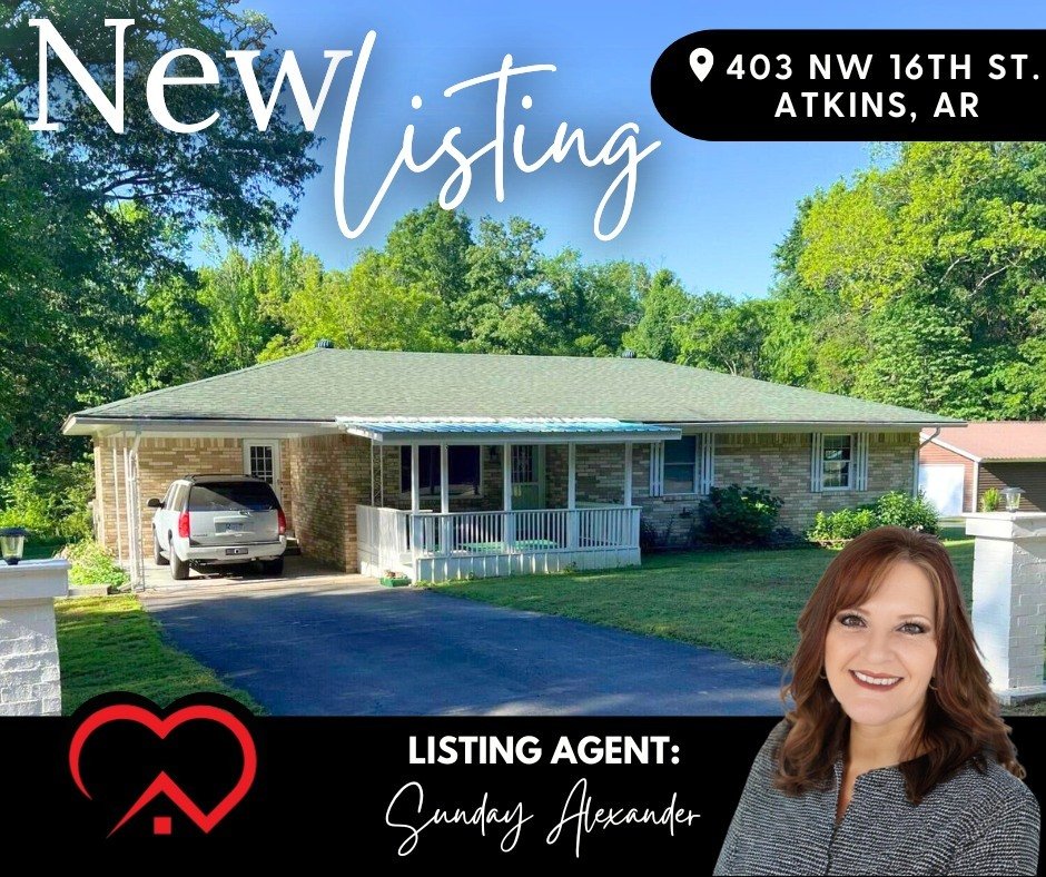 You'll find this new listing in the heart of Atkins! 🏠❤️

This property has a lot to offer with two lots, an extra asphalt driveway, covered parking, a large workshop, and an outbuilding for extra storage. There is also a nicely manicured yard with 
