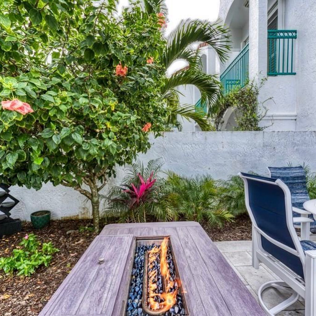 ✅ Ocean views 🌊

✅ Walk to boardwalk + Ocean dr

✅ Firepit + outdoor bar 🔥 

✅ Brand new roof 🏠 

✅ Steps it the beach 🏝 

‼️‼️UNDER $600K ‼️‼️

🥰We can’t believe you can get all of this for under $600k! Swipe ➡️ for more of this perfect beach b