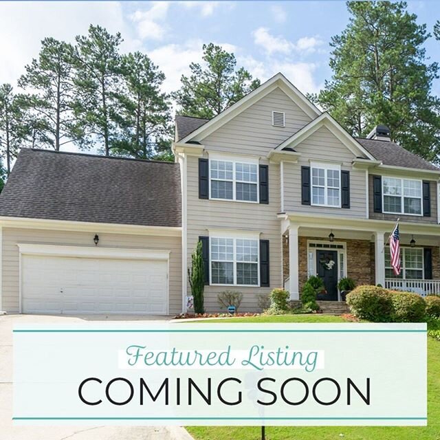 ✨ COMING SOON! Open Concept and Renovated
.
📍 Location | Price | 40+ Photos: Link is in the Bio!
.
🗝 Open Concept Living Room w/ Beautiful Archway &amp; Molding Details + Updated Hardwood Floors on the main level + Renovated Kitchen w/ SS Appliance