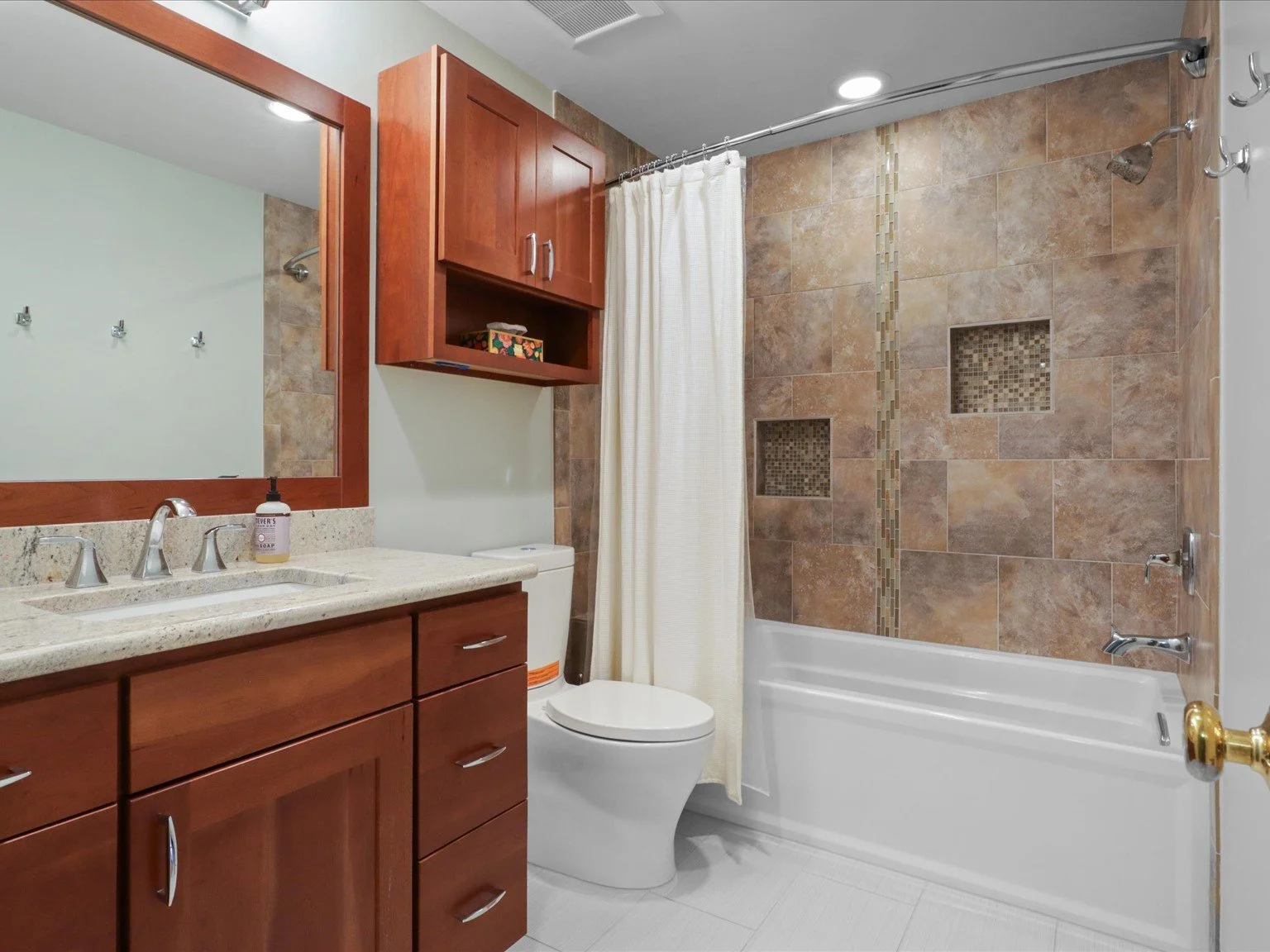 2729-pembsly-dr-vienna-va-22181-wardman-residential-at-compass-027.jpg