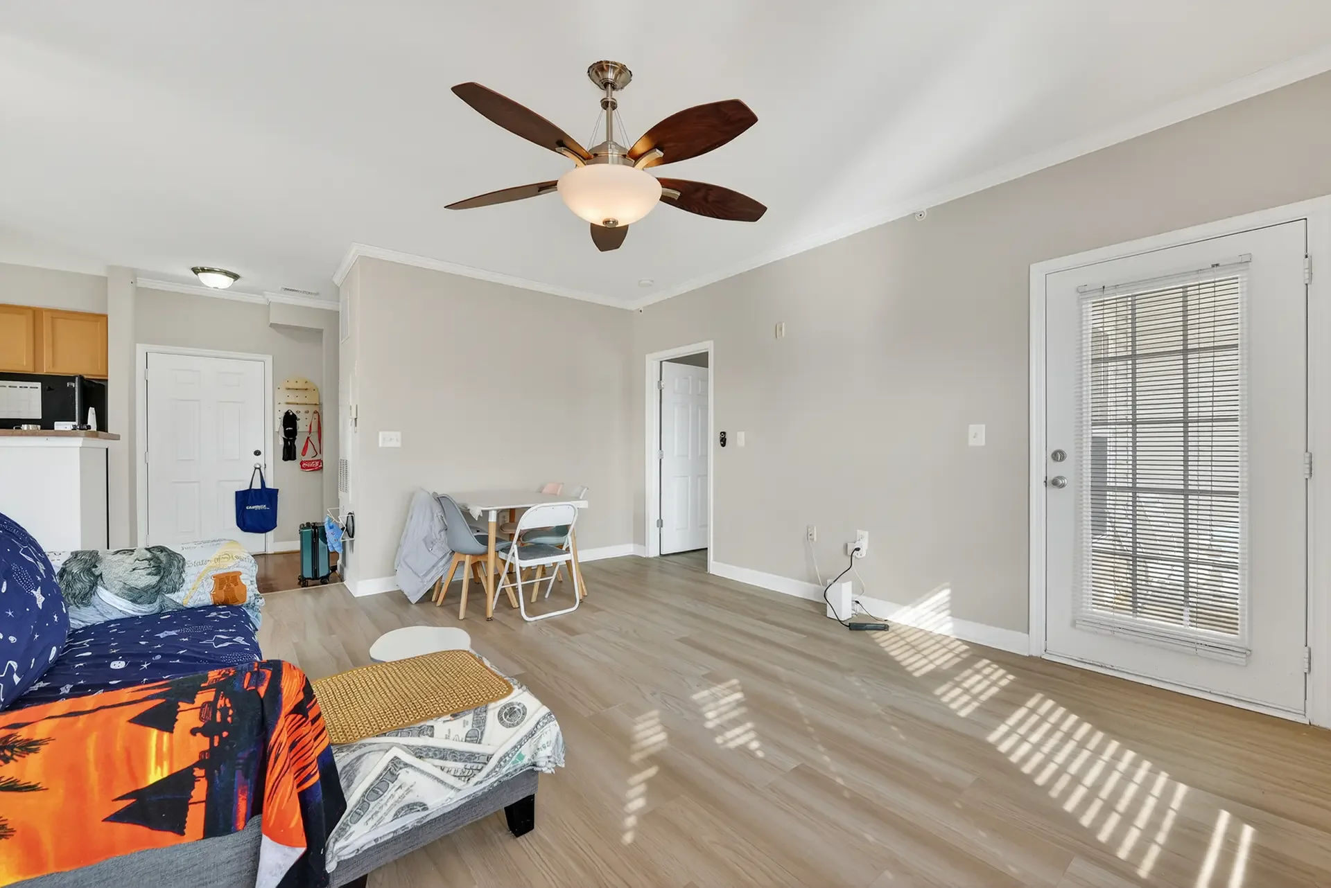 22725-thimbleberry-sq-#304-wardman-residential-compass-16.webp