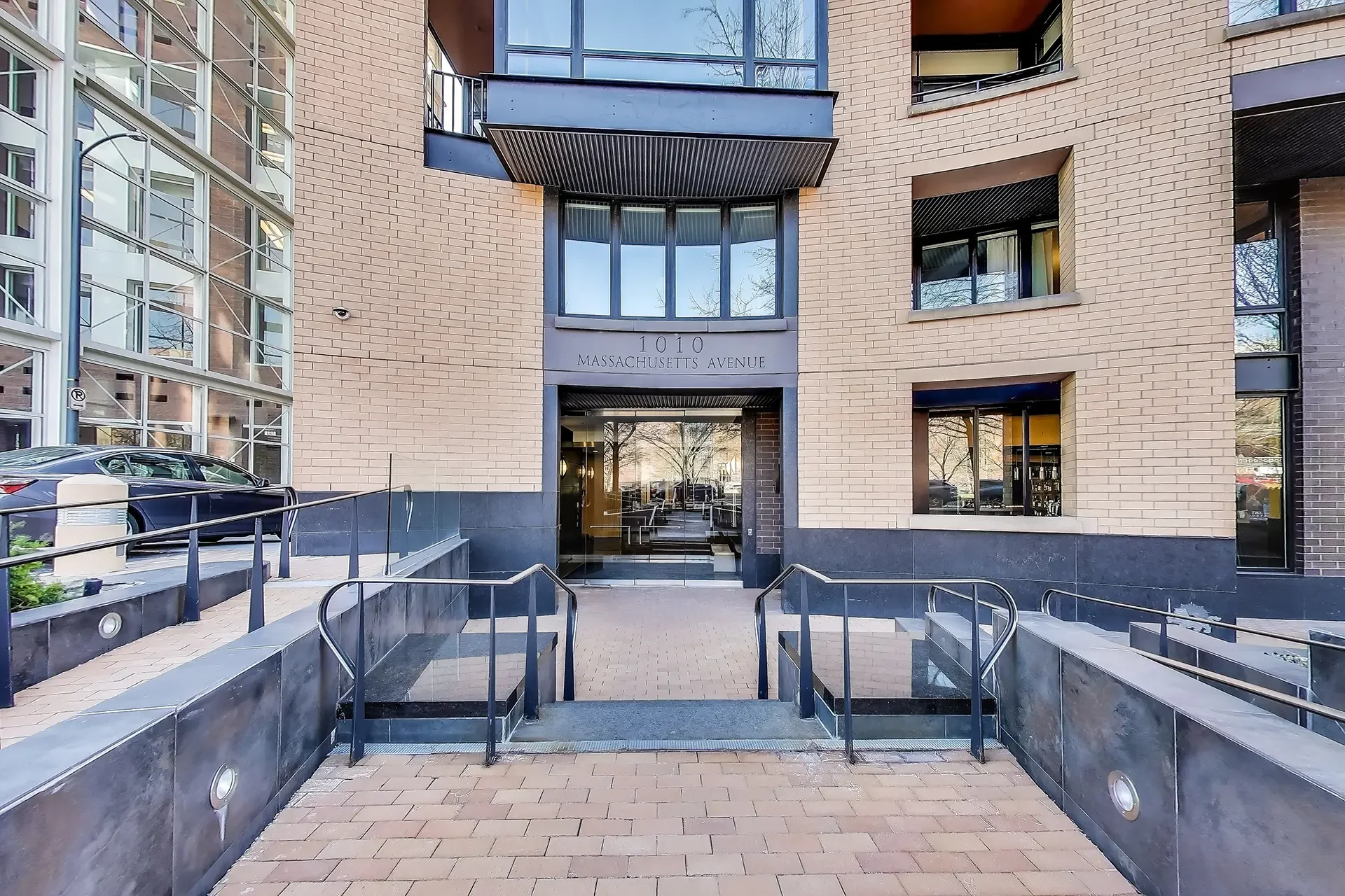 1010-massachusetts-ave-nw-805-washington-dc-03-front-entrance.webp