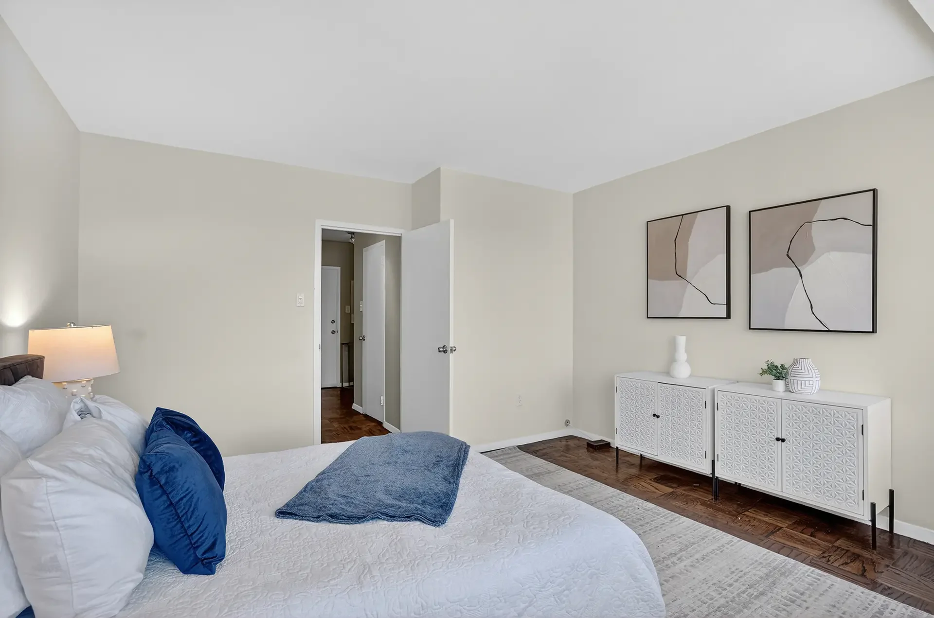 4101-cathedral-ave-nw-unit-1107-washington-dc-01-primary-bedroom.webp