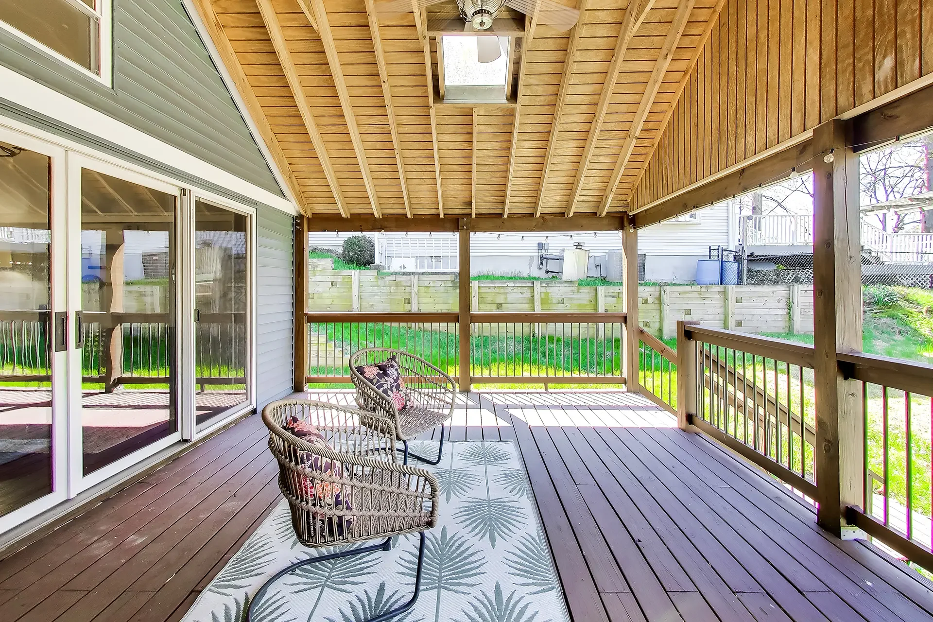 8014-forest-glen-dr-pasadena-md-24-covered-porch.webp