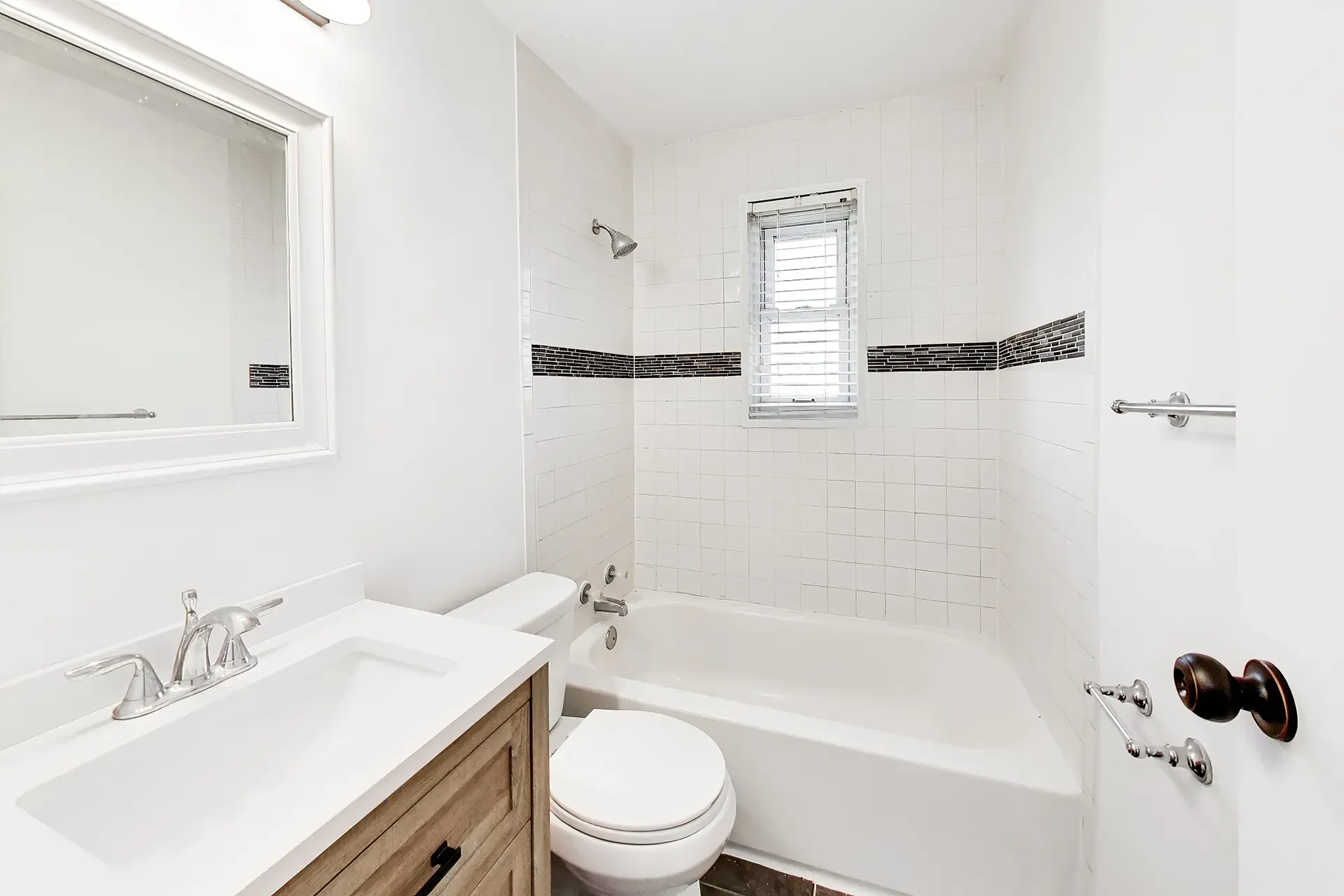 530-ingraham-st-ne-washington-dc-30-full-bathroom.webp