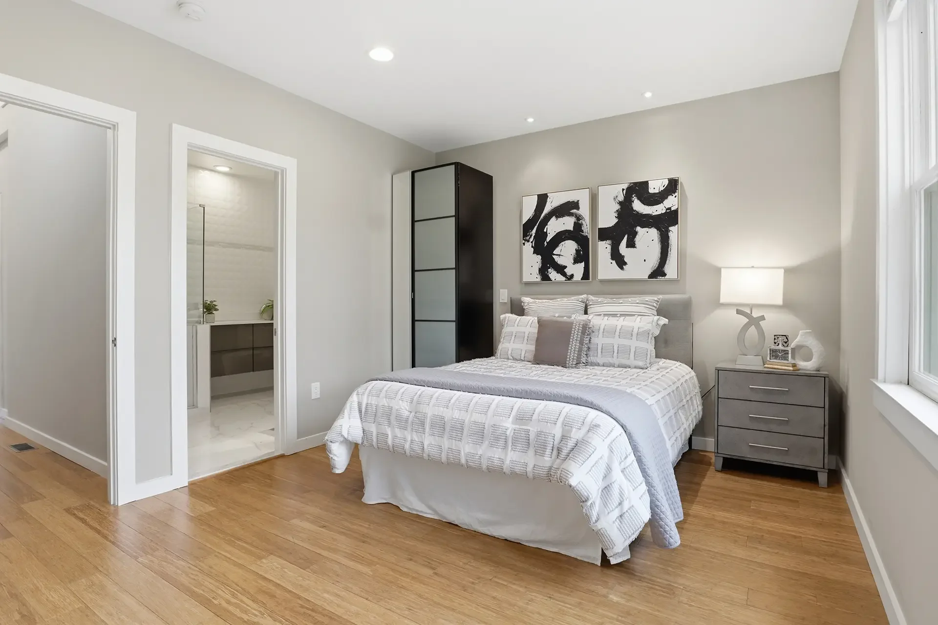 1242-new-jersey-ave-nw-unit-2-washington-dc-18-primary-bedroom.webp