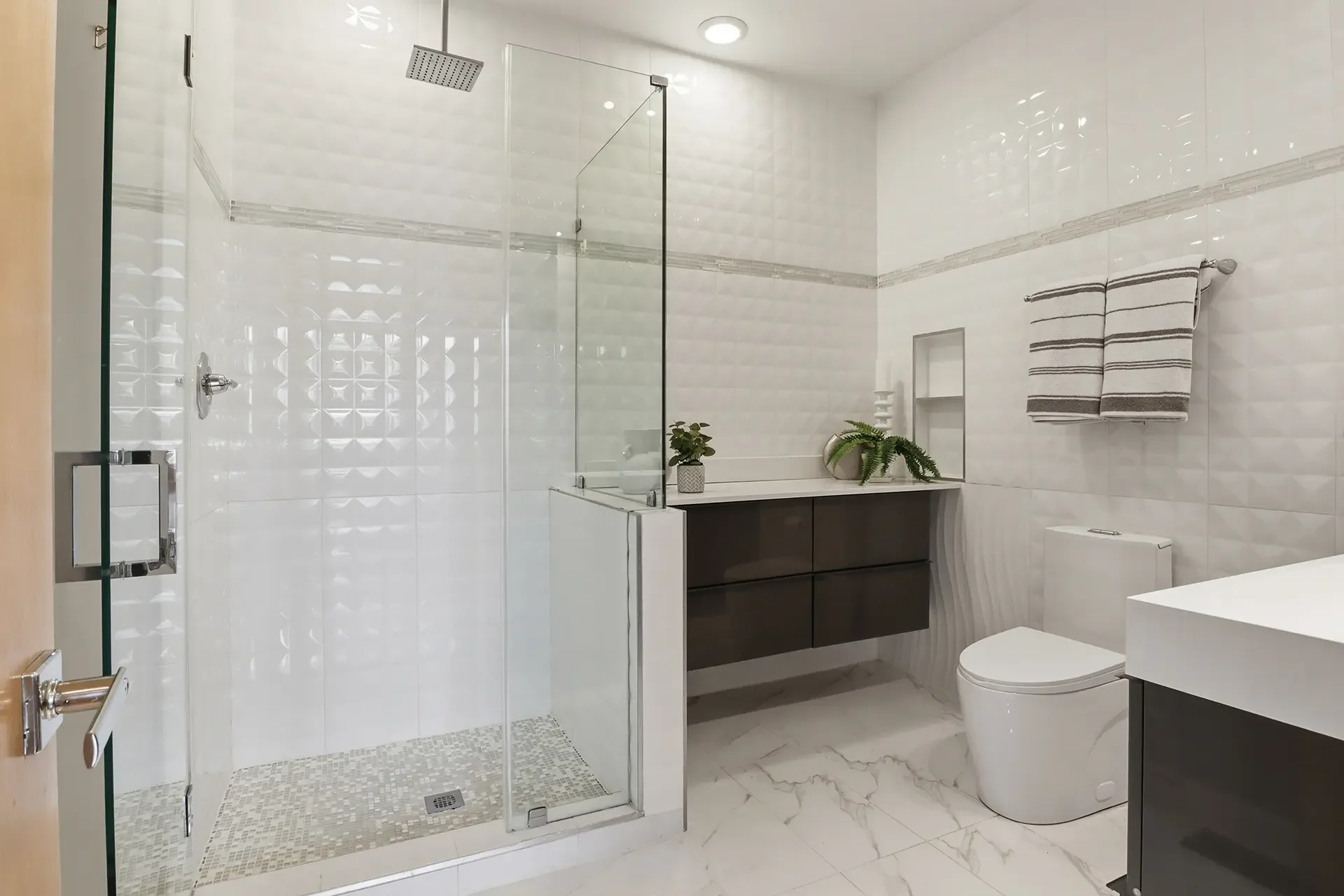 1242-new-jersey-ave-nw-unit-2-washington-dc-19-primary-bathroom.webp