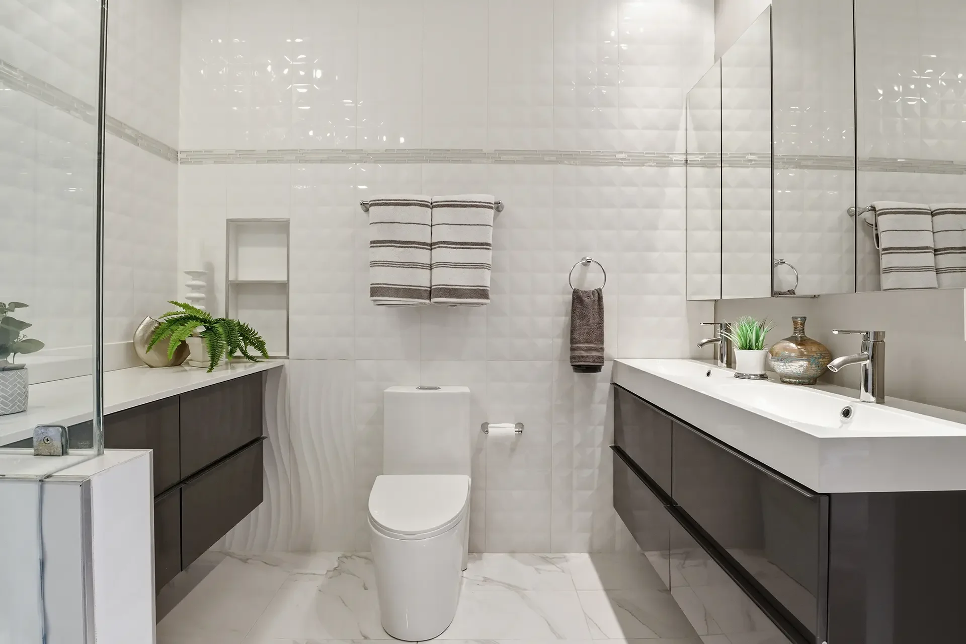 1242-new-jersey-ave-nw-unit-2-washington-dc-20-primary-bathroom.webp