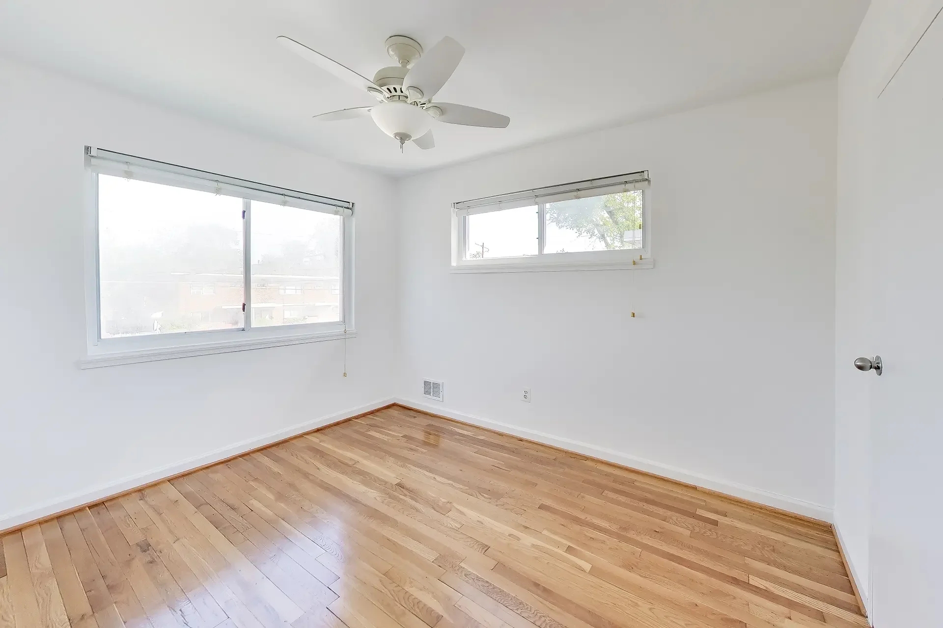 637-maury-ave-oxon-hill-md-19-second-bedroom.webp