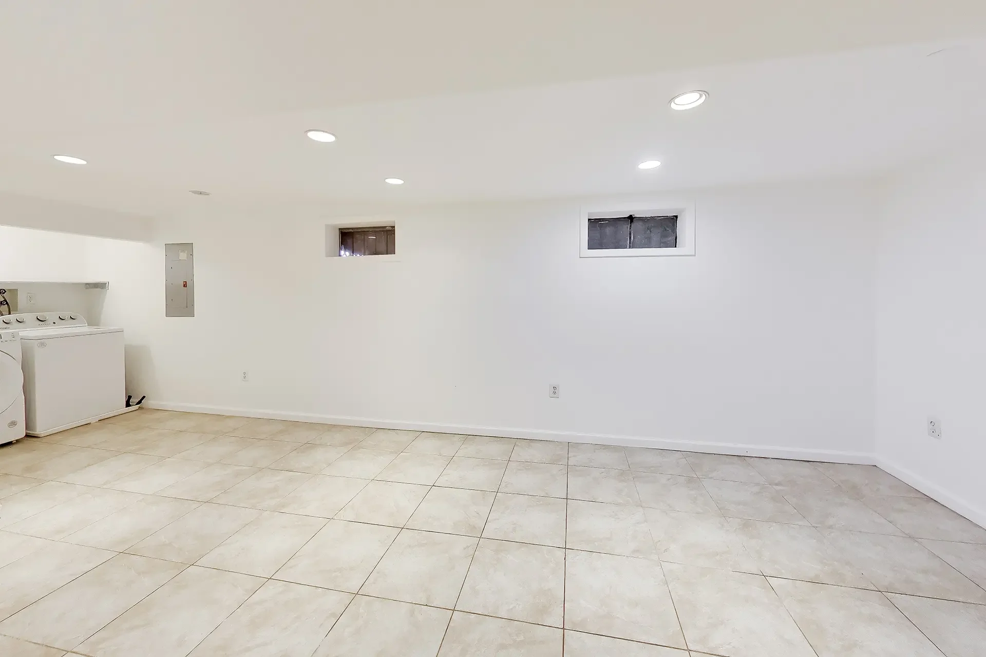 637-maury-ave-oxon-hill-md-22-lower-level-recreation-room.webp