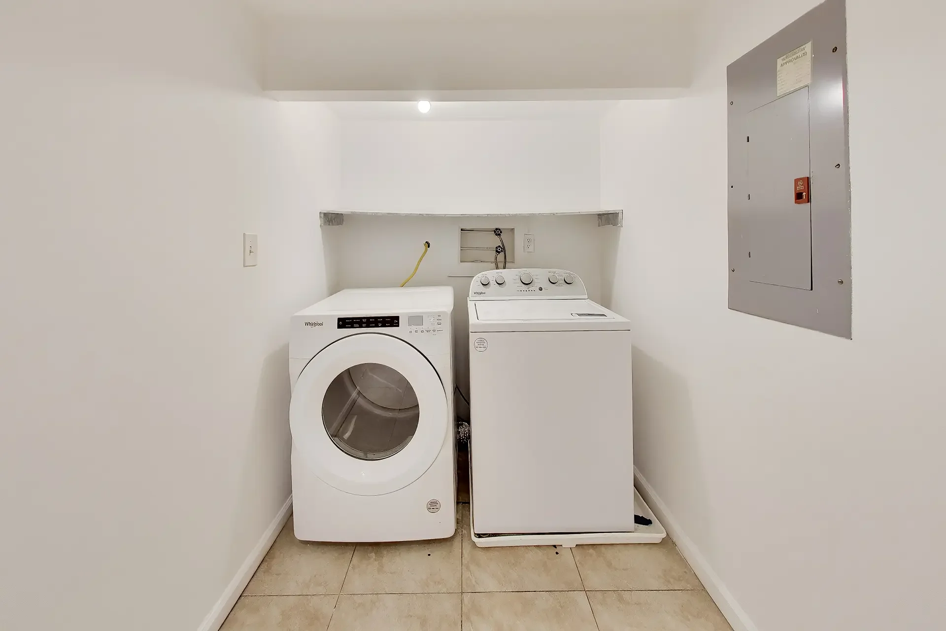 637-maury-ave-oxon-hill-md-27-laundry.webp