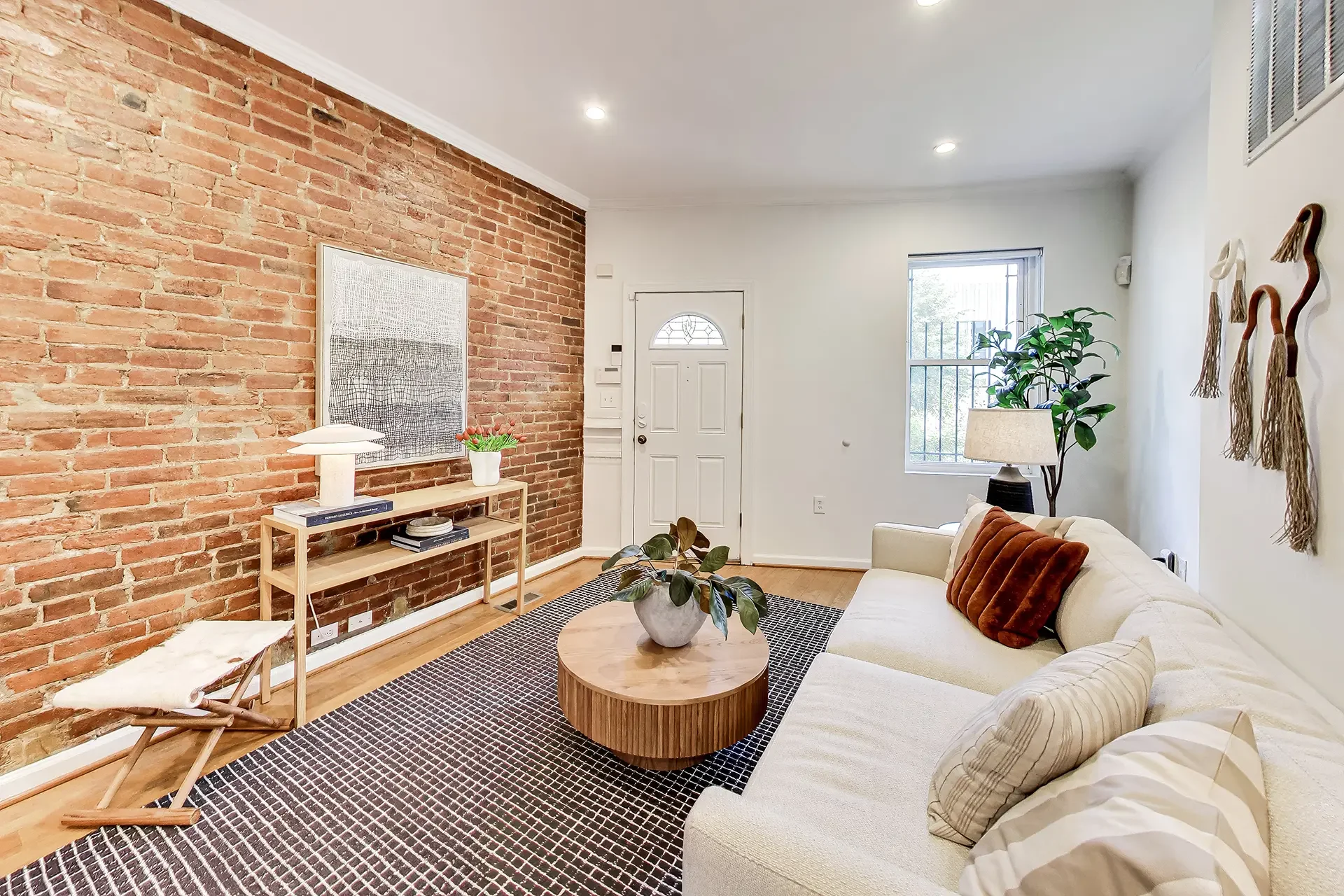704-rhode-island-ave-nw-washington-dc-06-living-room.webp